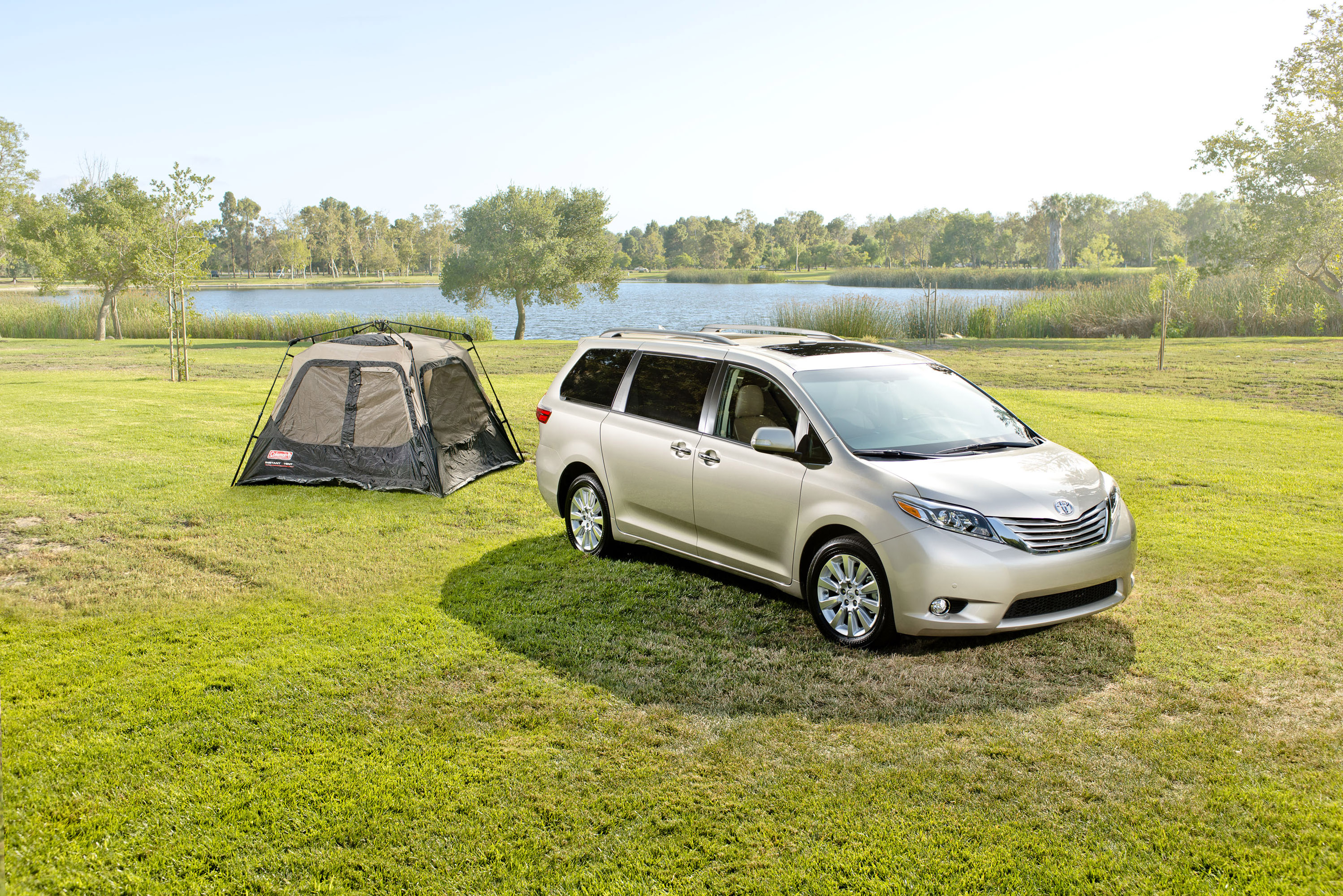 Toyota Sienna photo #6