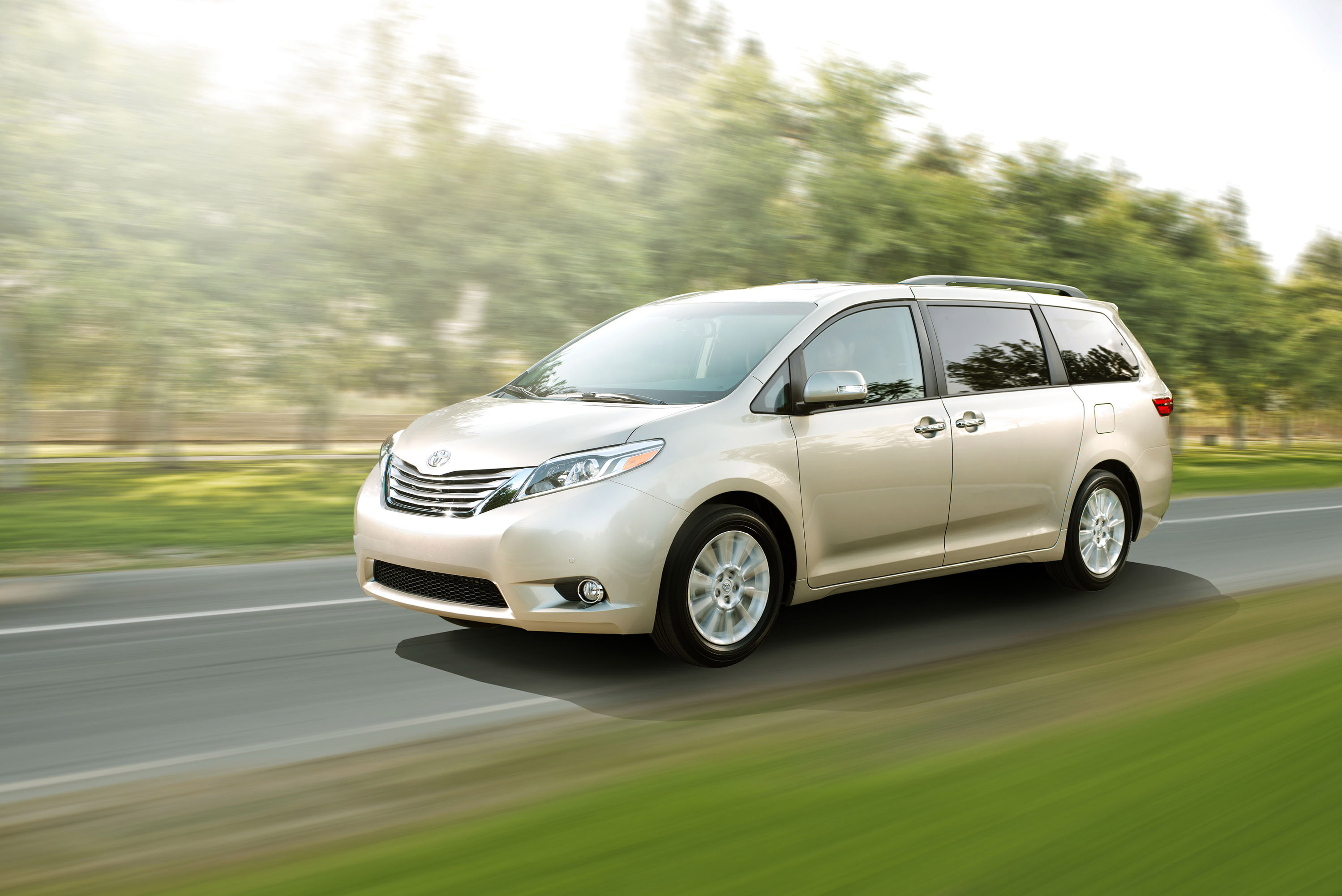 Toyota Sienna photo #8