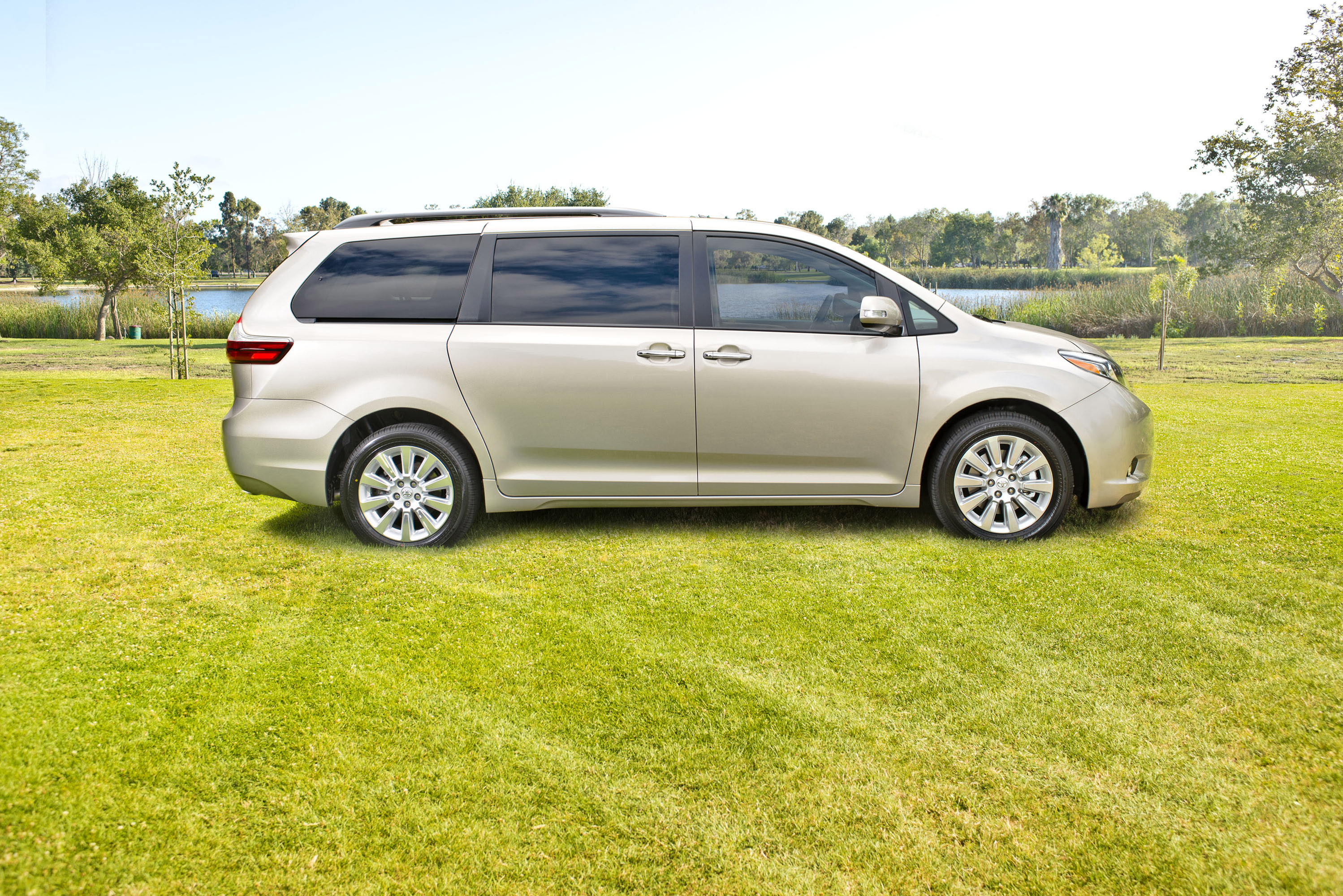 Toyota Sienna photo #10