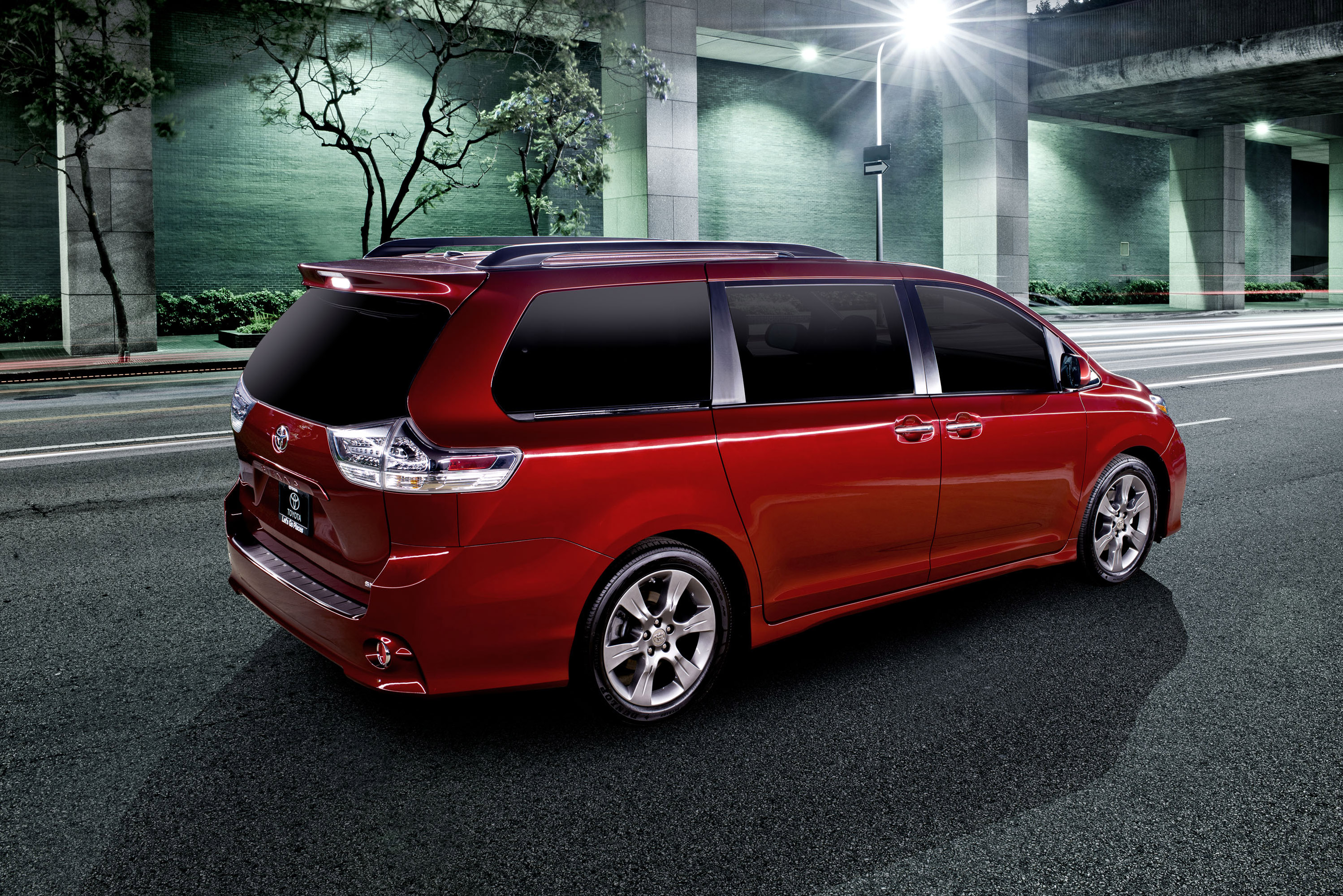 Toyota Sienna photo #14