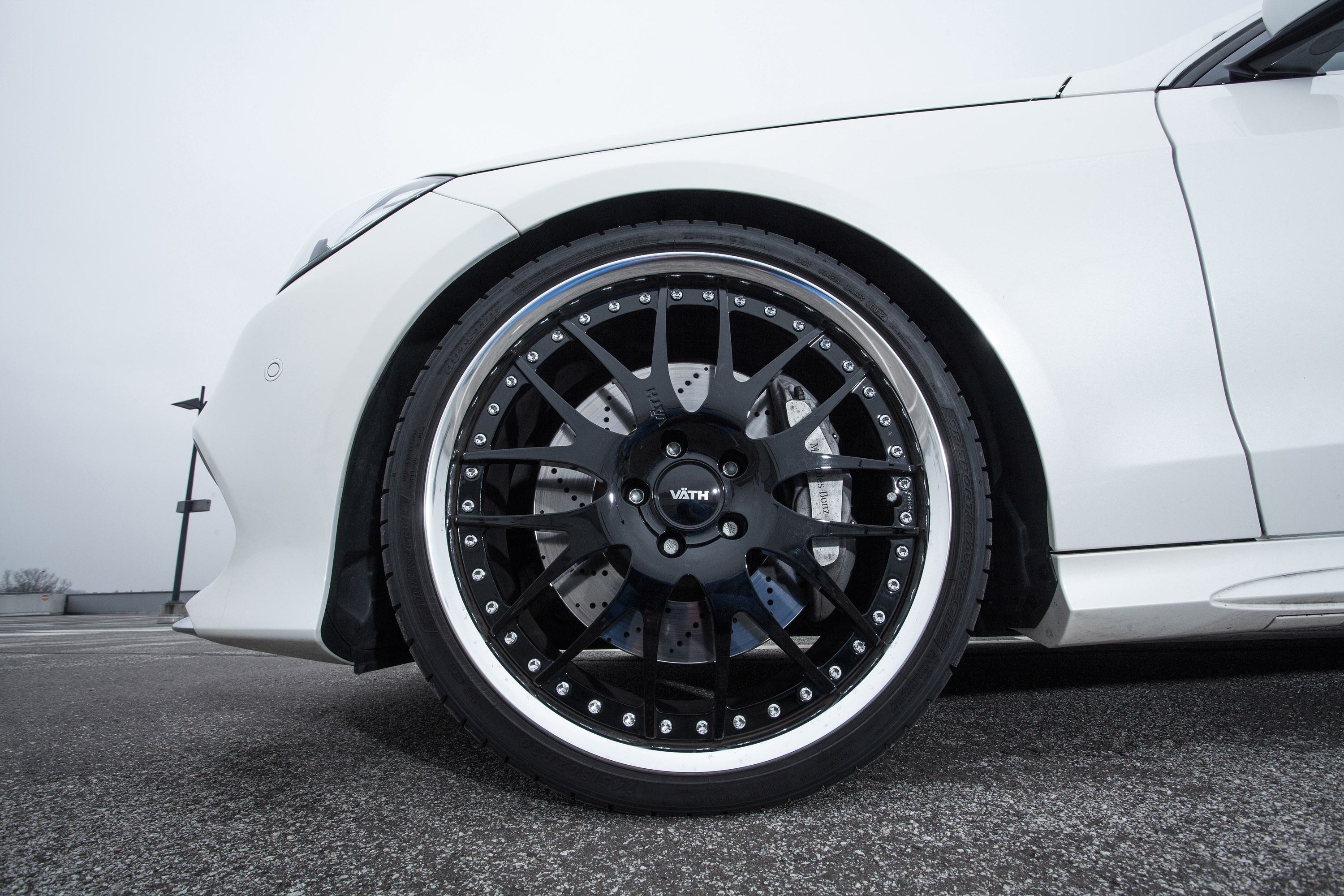 VATH Mercedes-Benz E500 photo #16