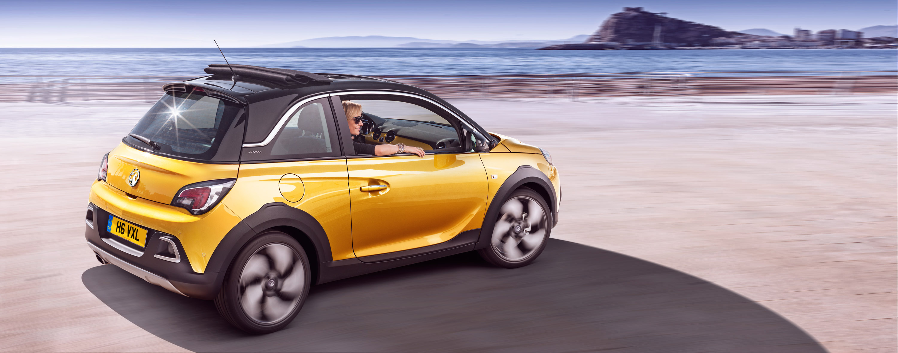 Vauxhall Adam Rocks photo #7