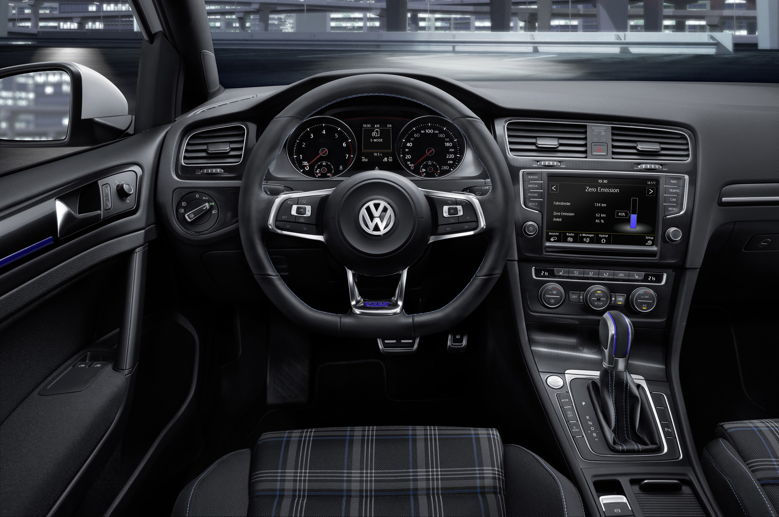 Volkswagen Golf GTE photo #10