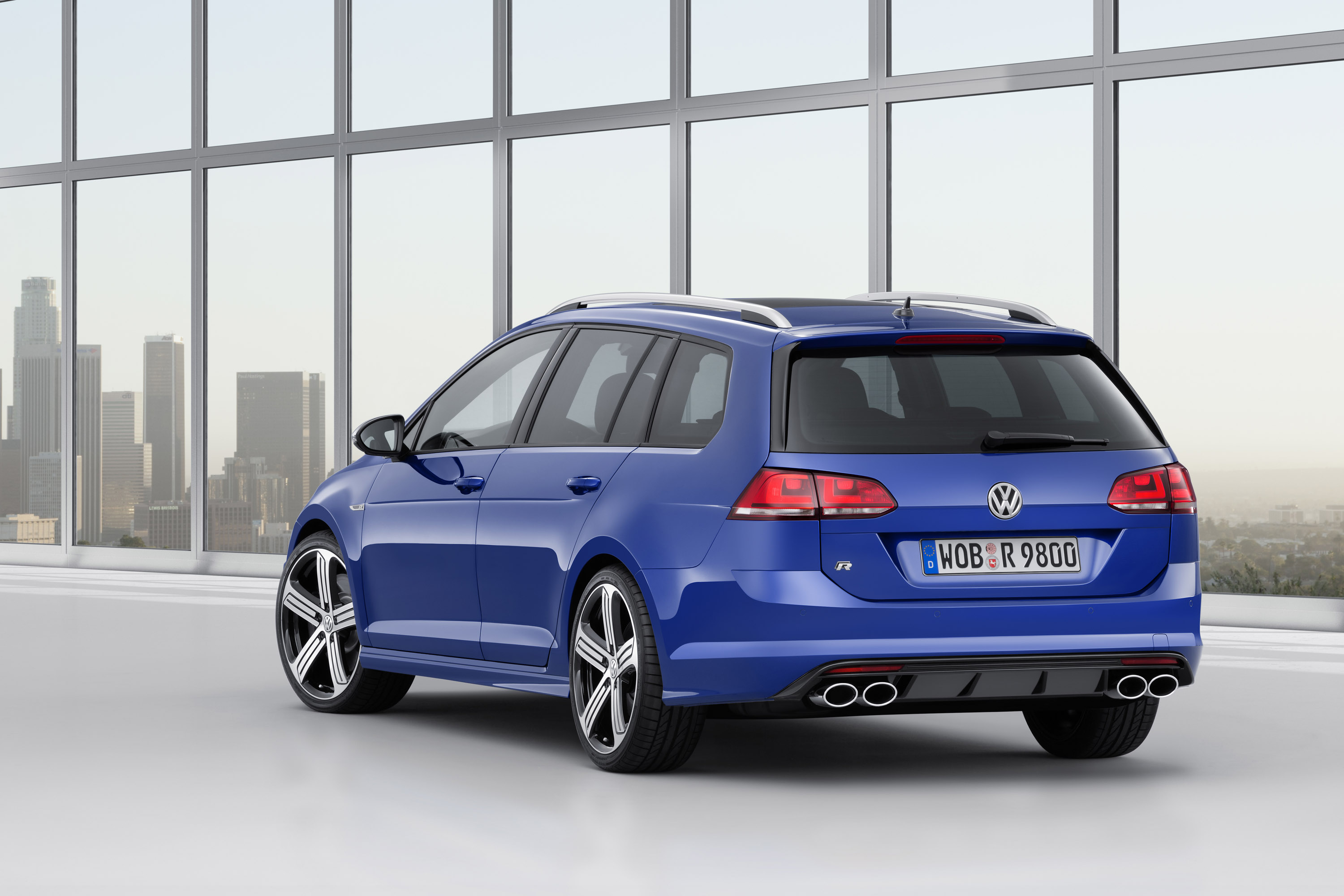 Volkswagen Golf R Variant photo #4