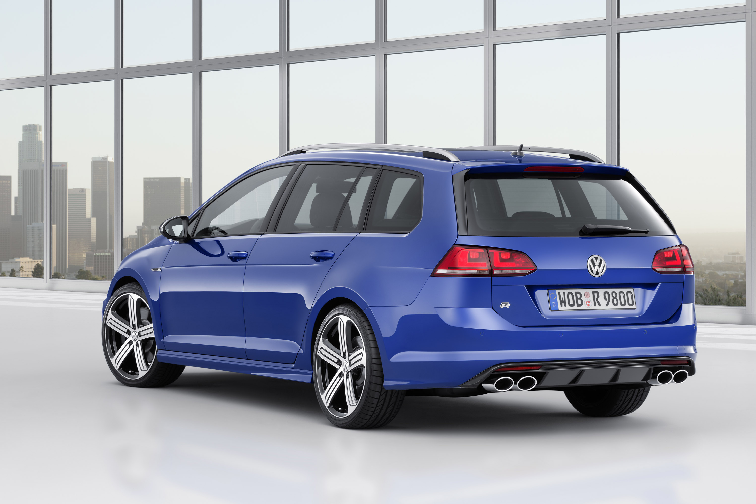 Volkswagen Golf R Variant photo #5