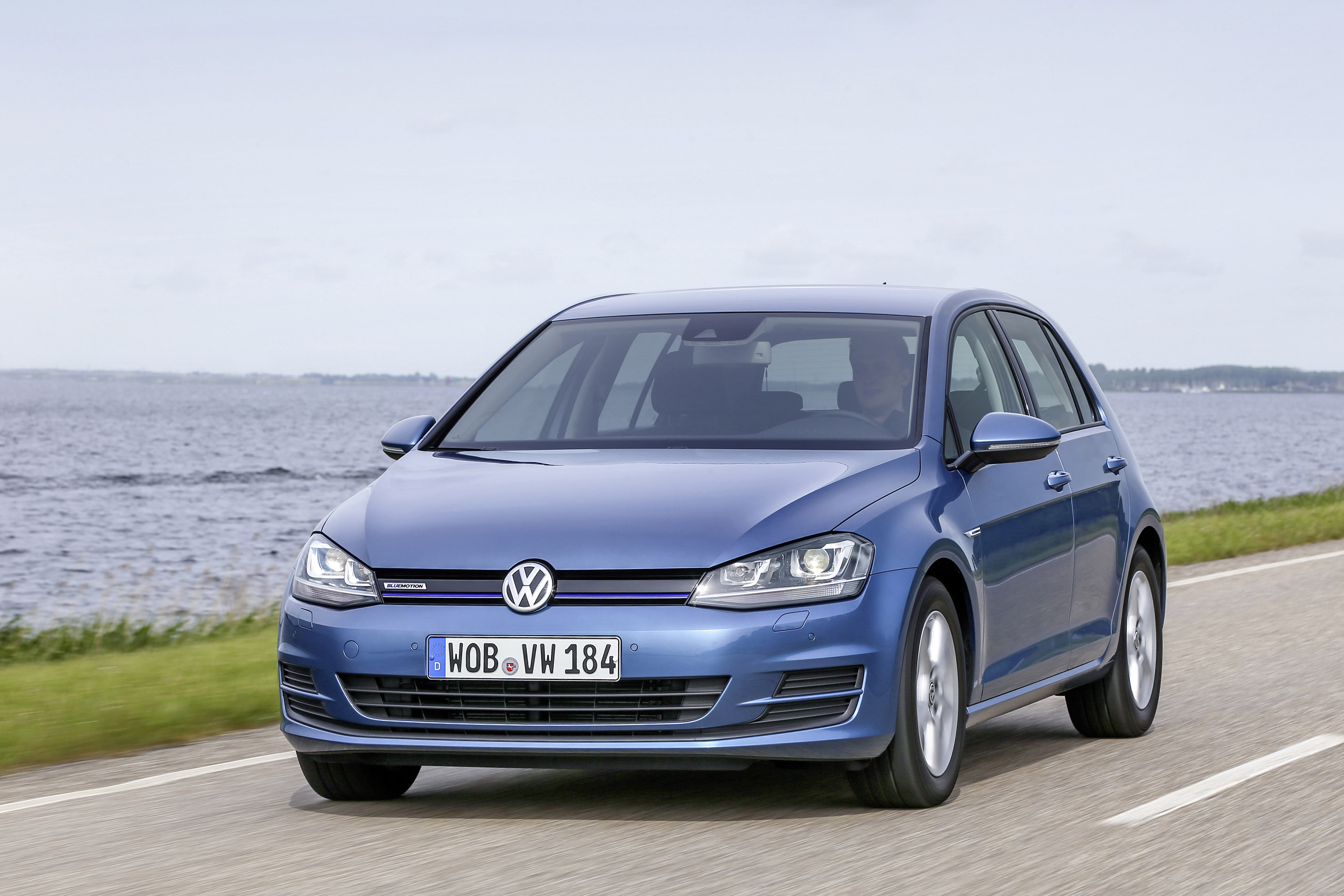2015 Volkswagen Golf TSI BlueMotion HD Pictures
