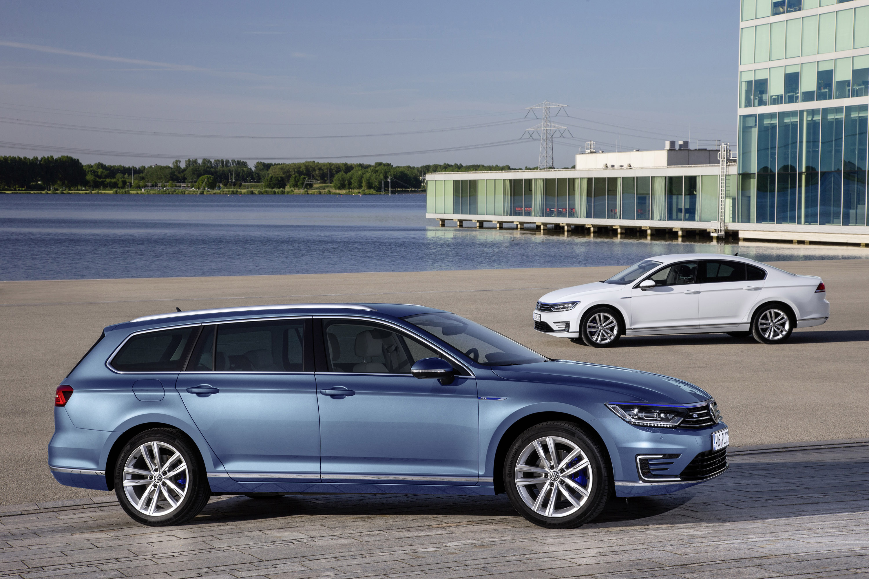 Volkswagen Passat GTE photo #36