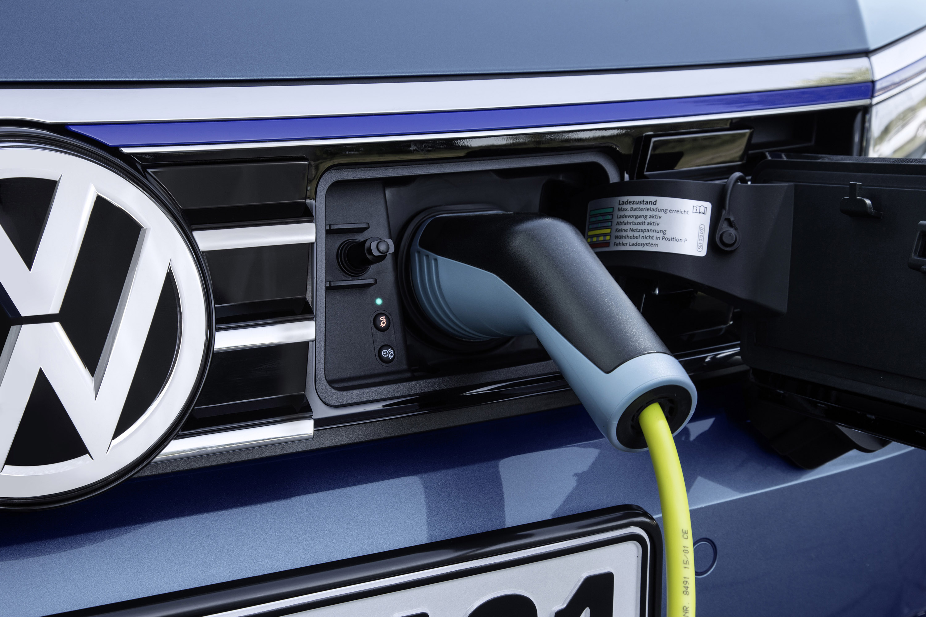 Volkswagen Passat GTE photo #37