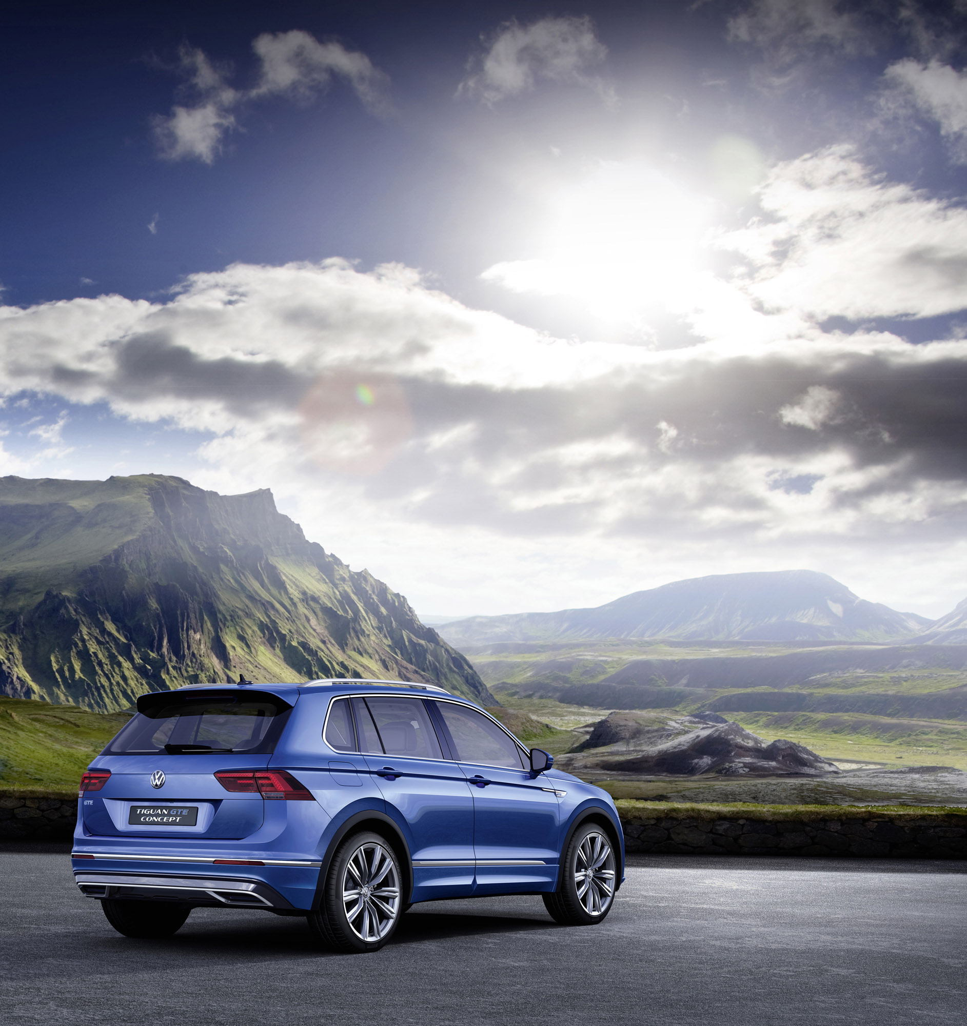 Volkswagen Tiguan GTE Concept photo #16