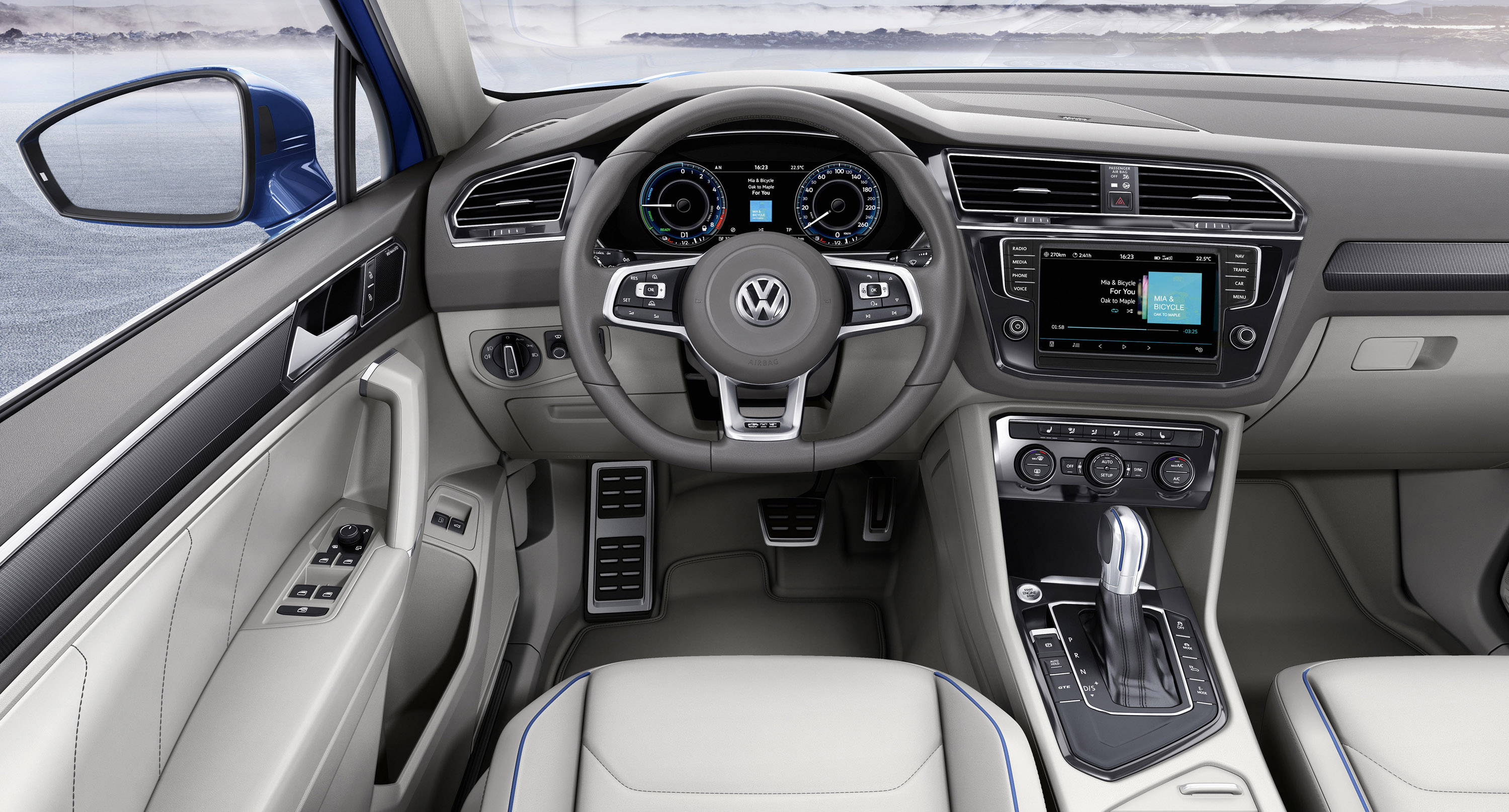 Volkswagen Tiguan GTE Concept photo #24