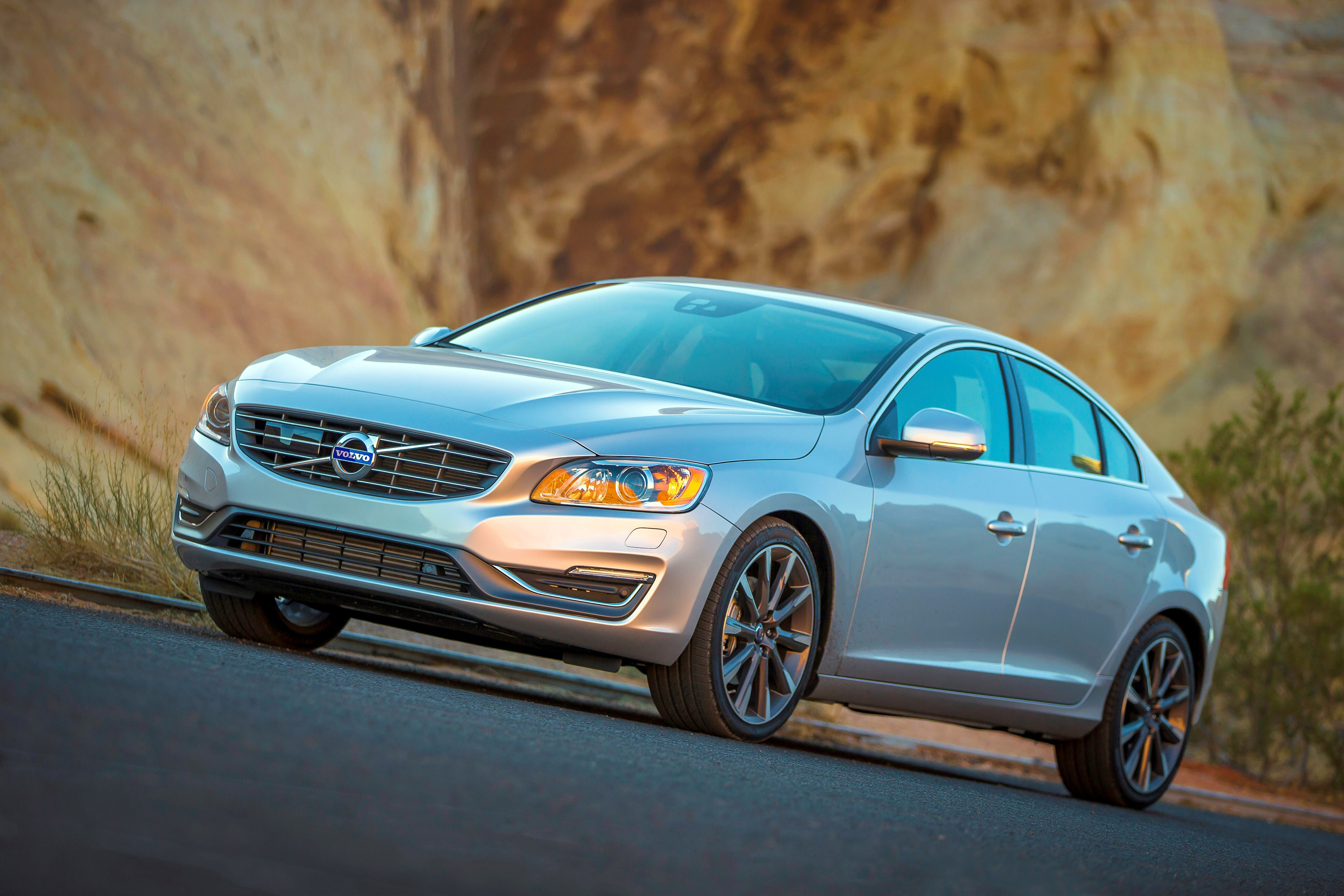 Volvo S60 photo #3