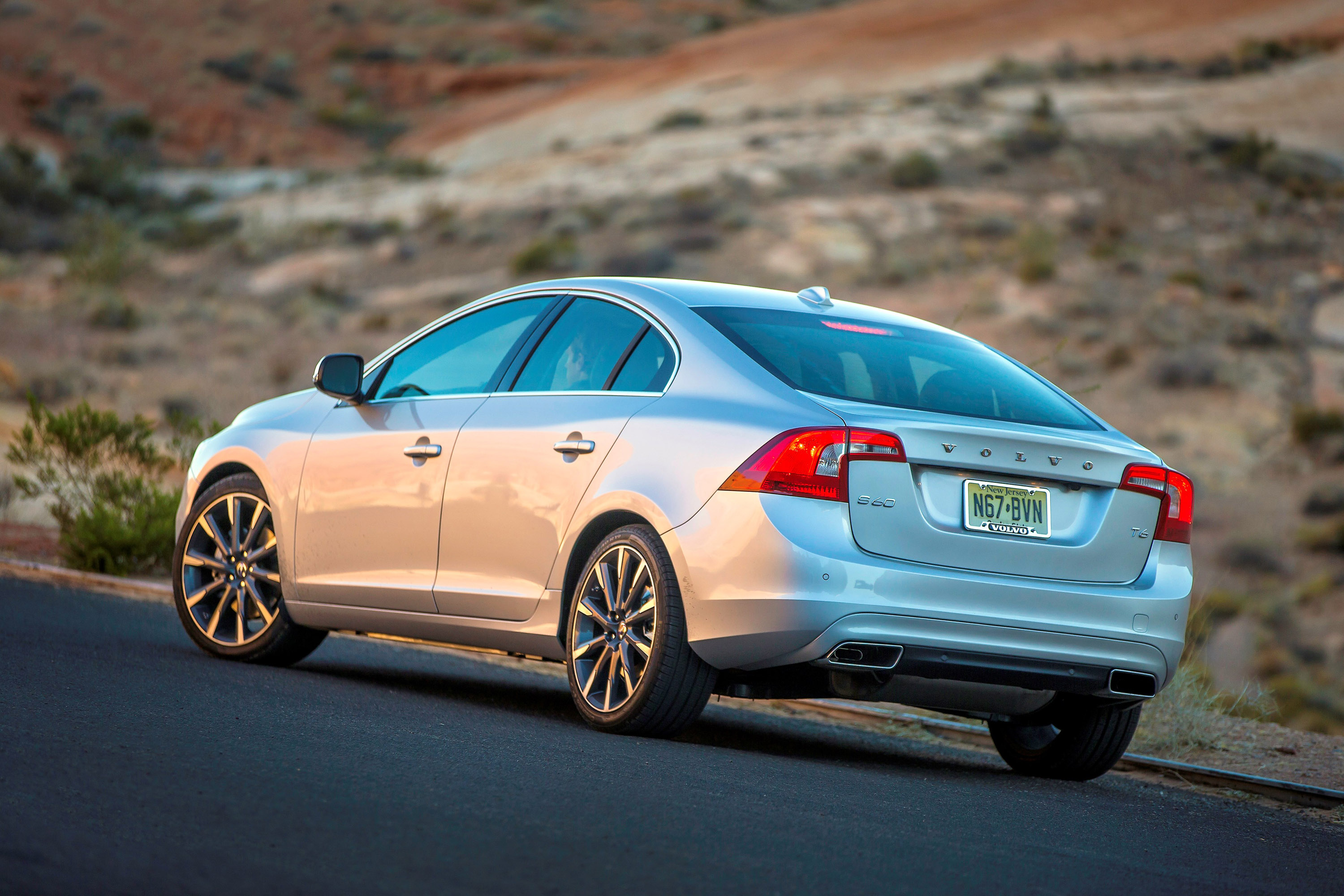 Volvo S60 photo #19