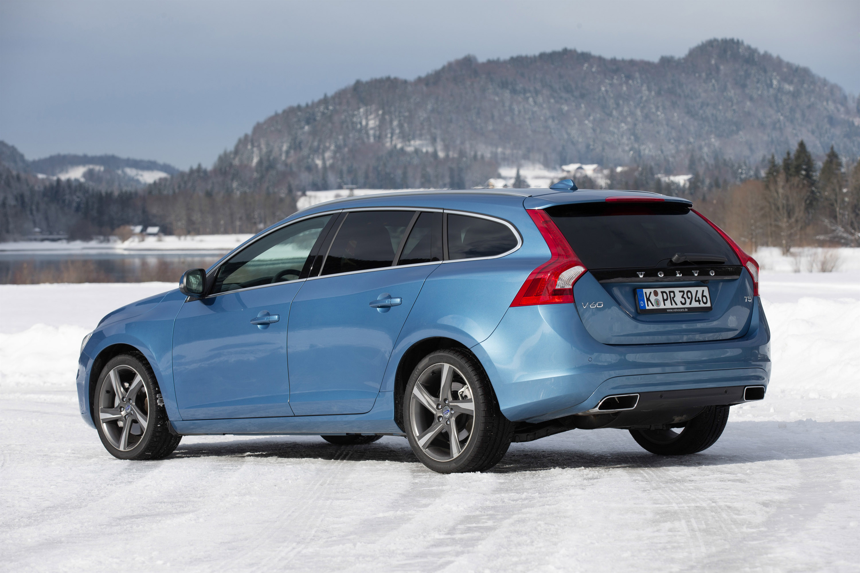 2015 Volvo V60 HD Pictures