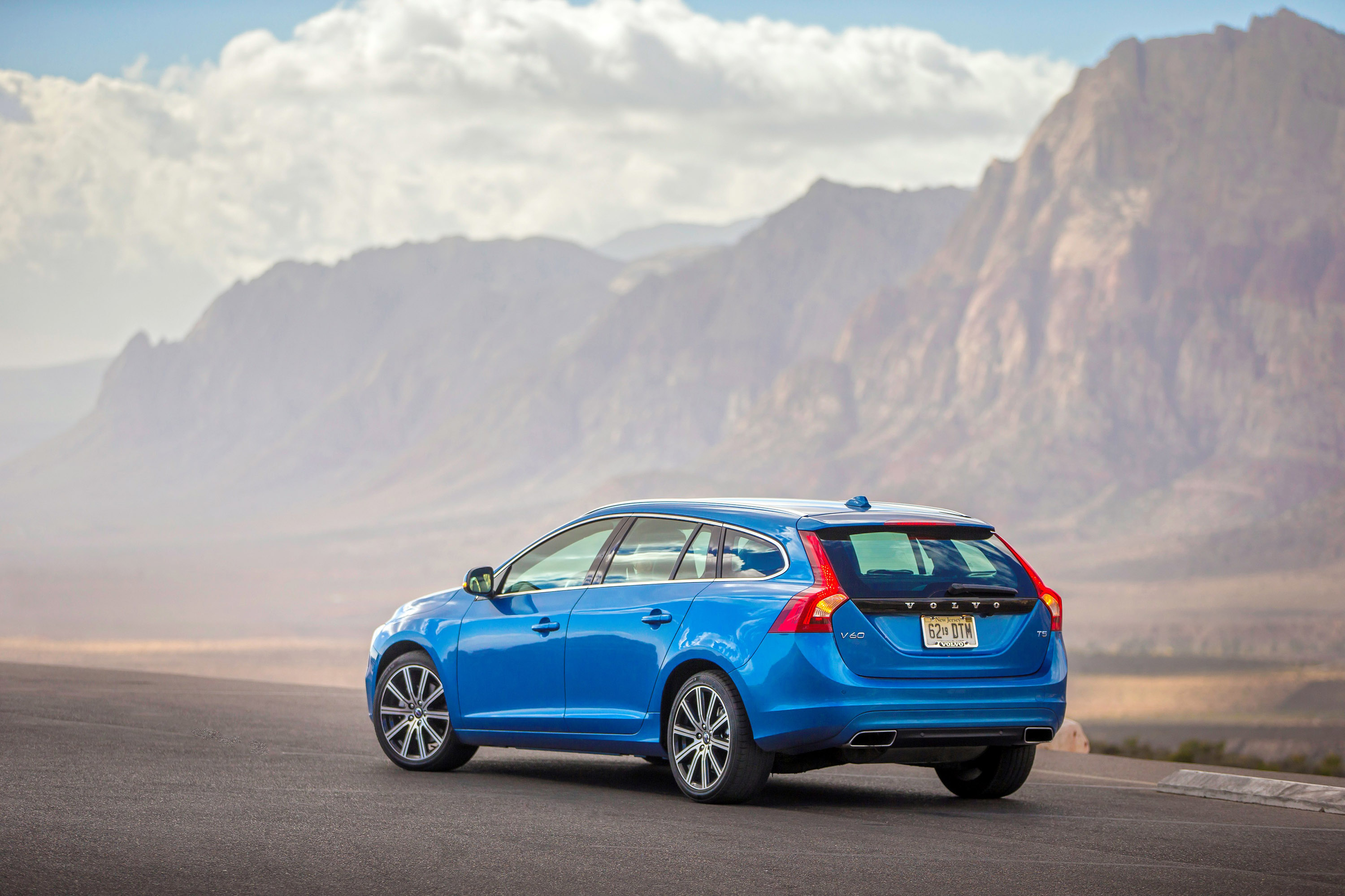 Volvo V60 photo #15