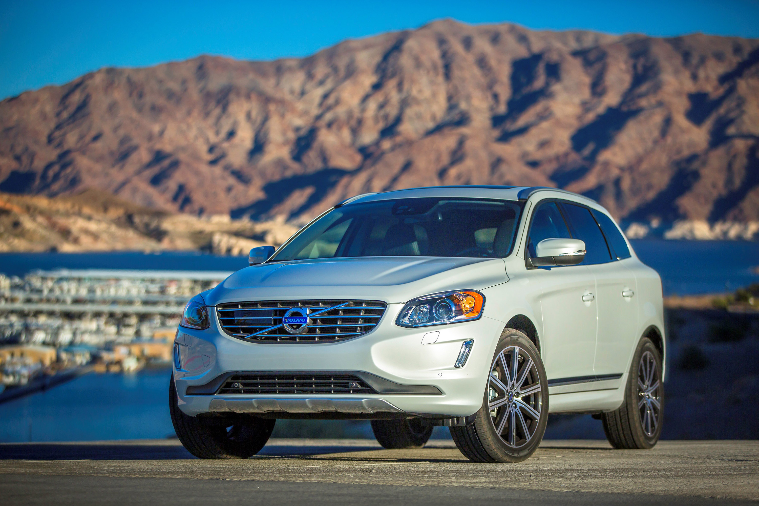 Volvo XC60 photo #1