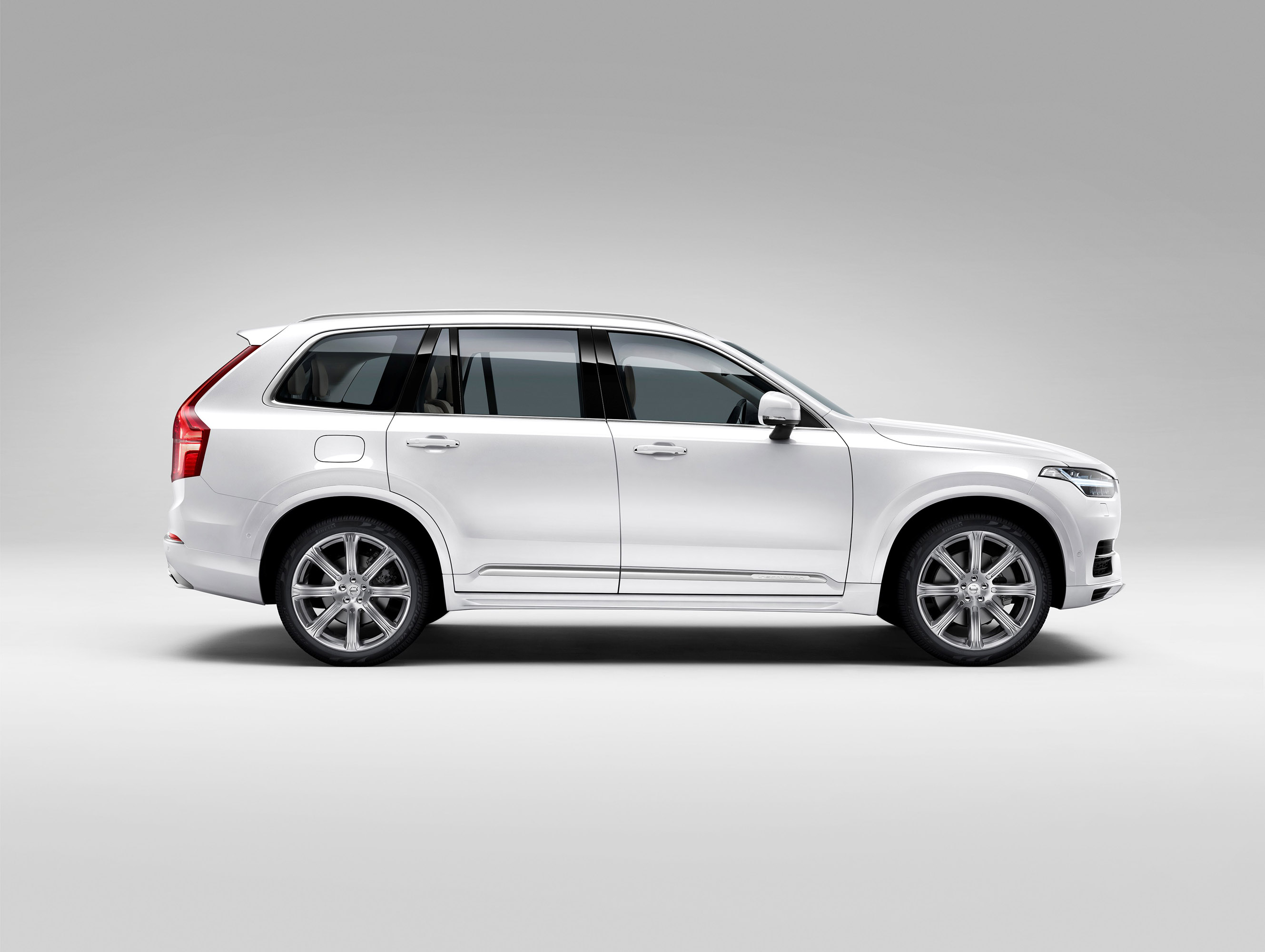 Volvo XC90 photo #19
