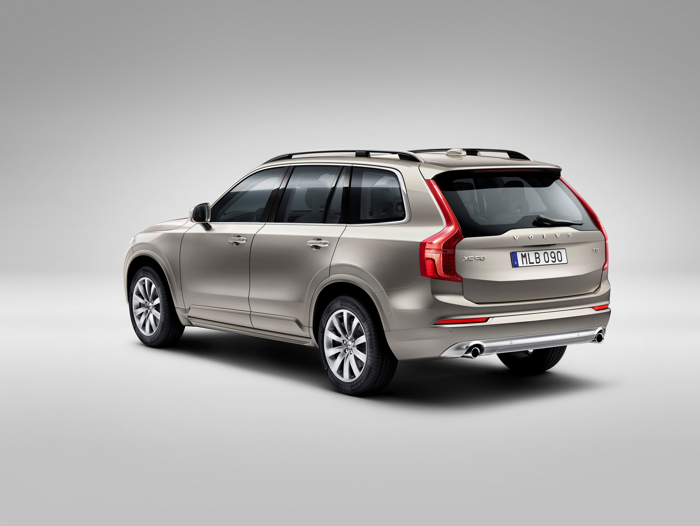 Volvo XC90 photo #26