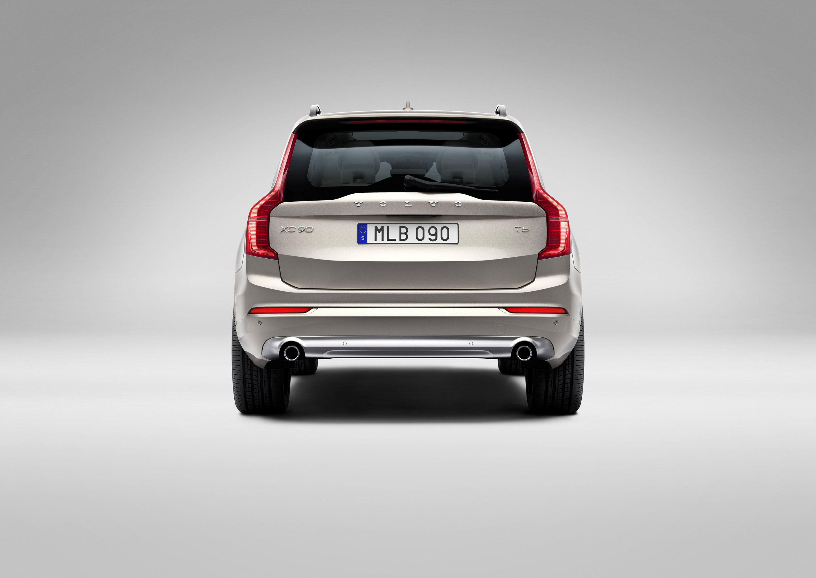 Volvo XC90 photo #27