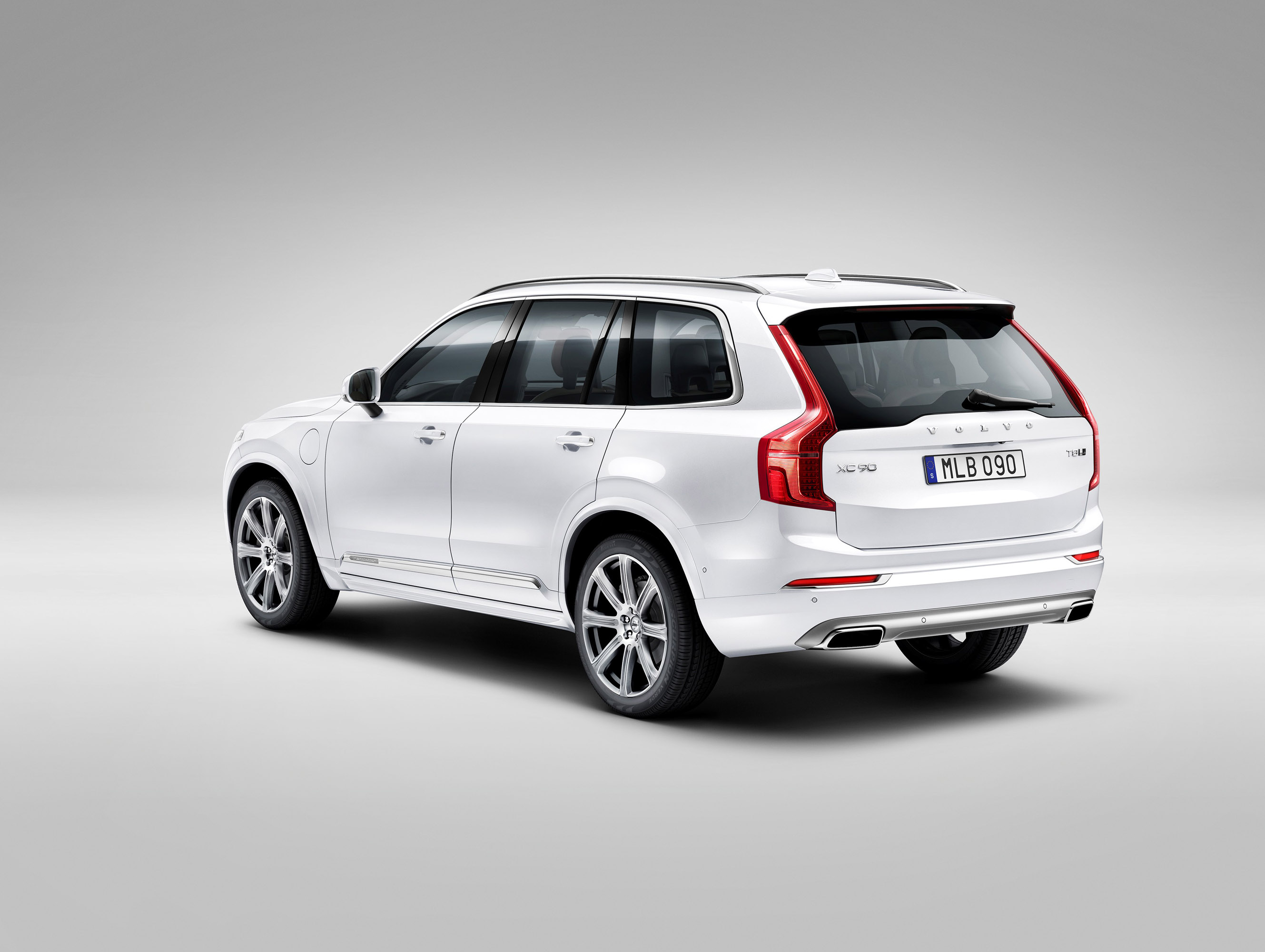 Volvo XC90 photo #38