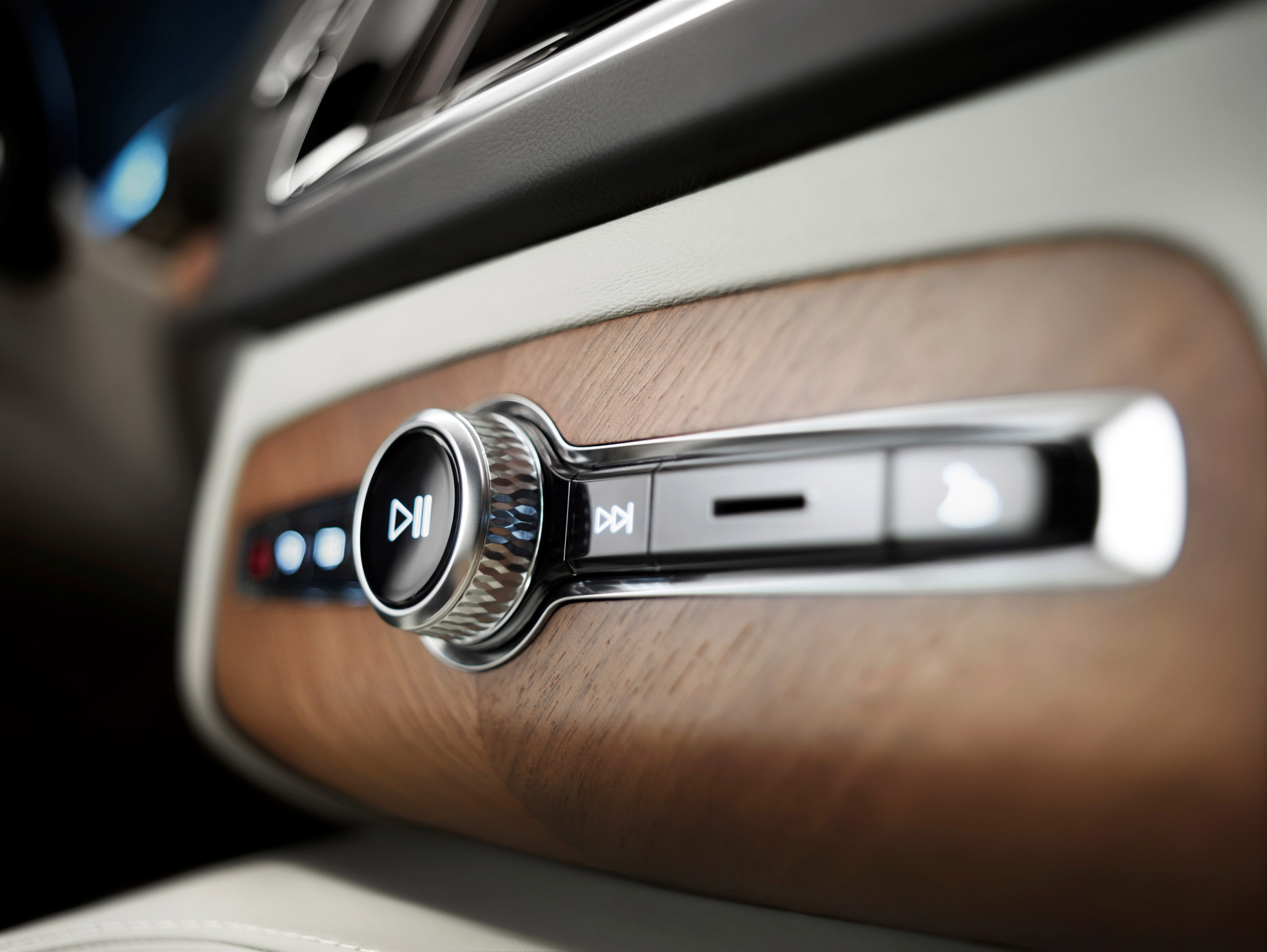 Volvo XC90 photo #61