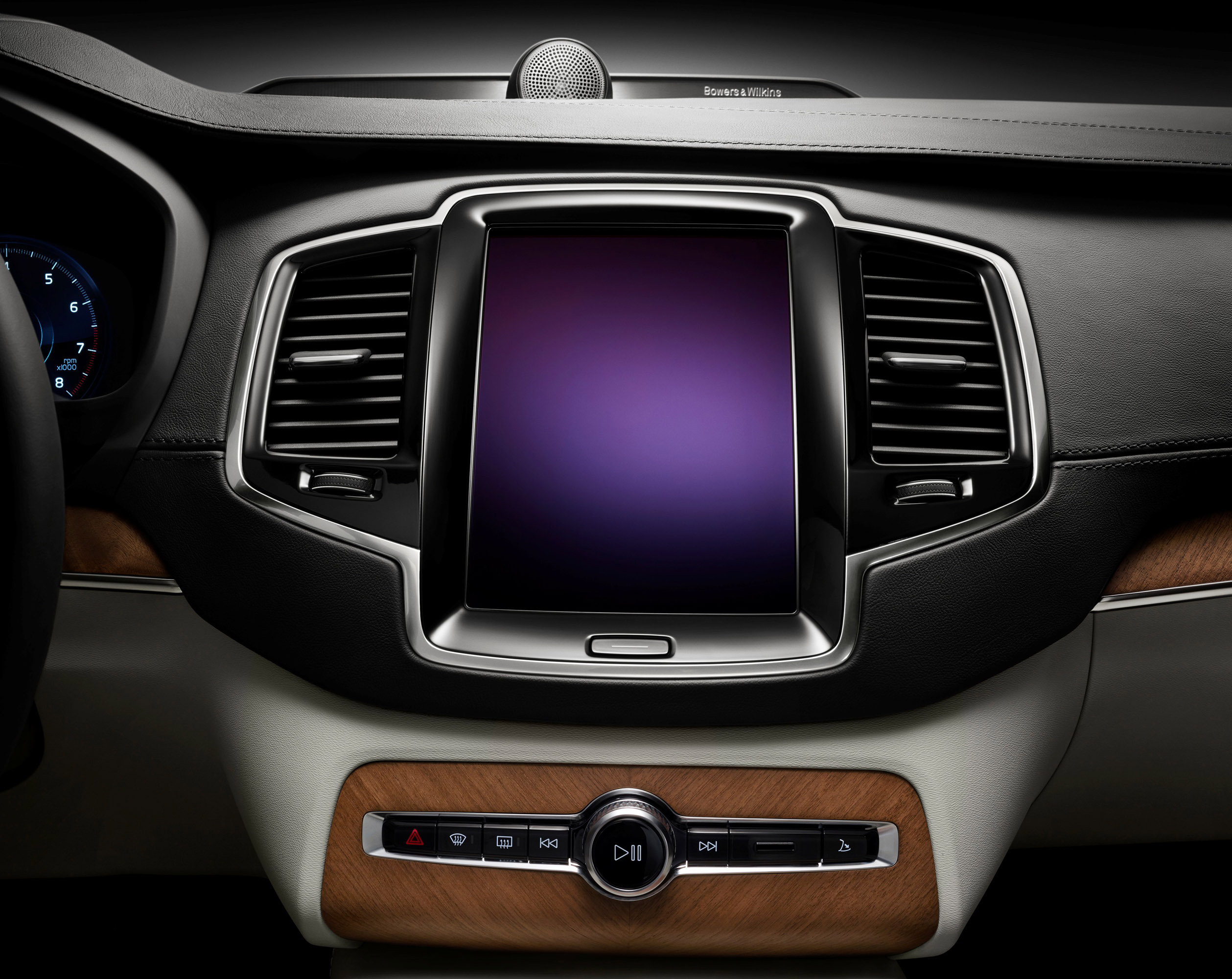 Volvo XC90 photo #67