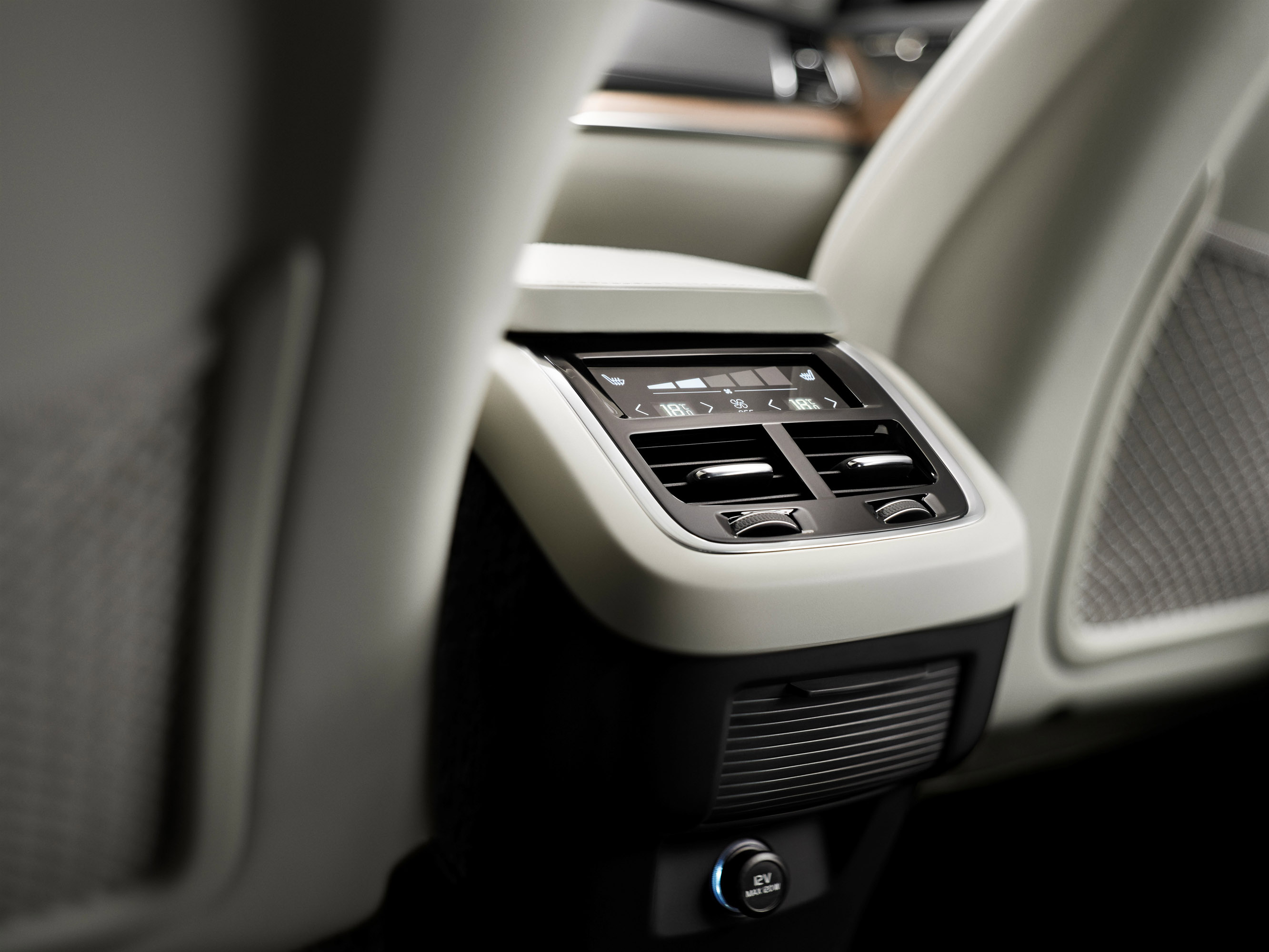 Volvo XC90 photo #68