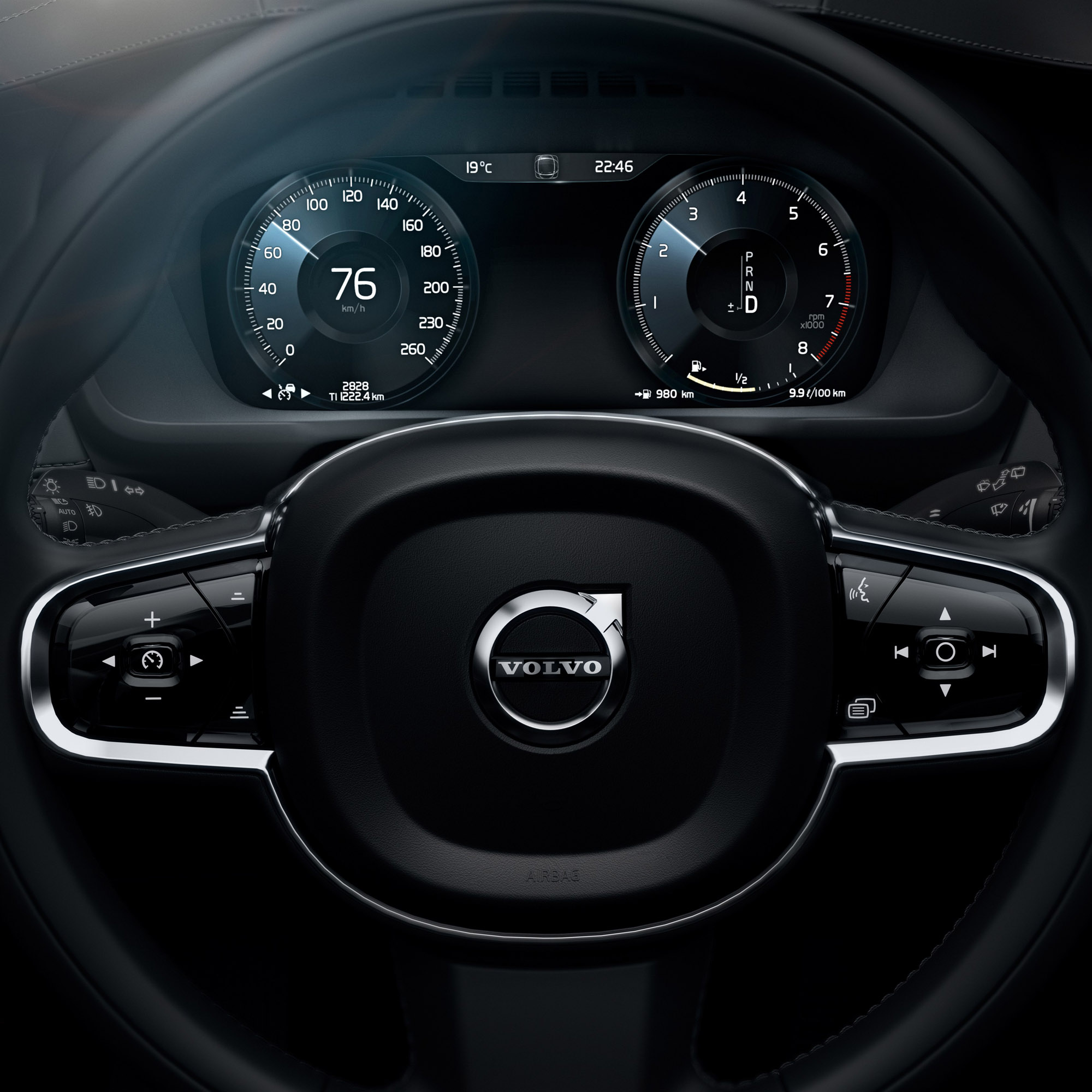 Volvo XC90 photo #74