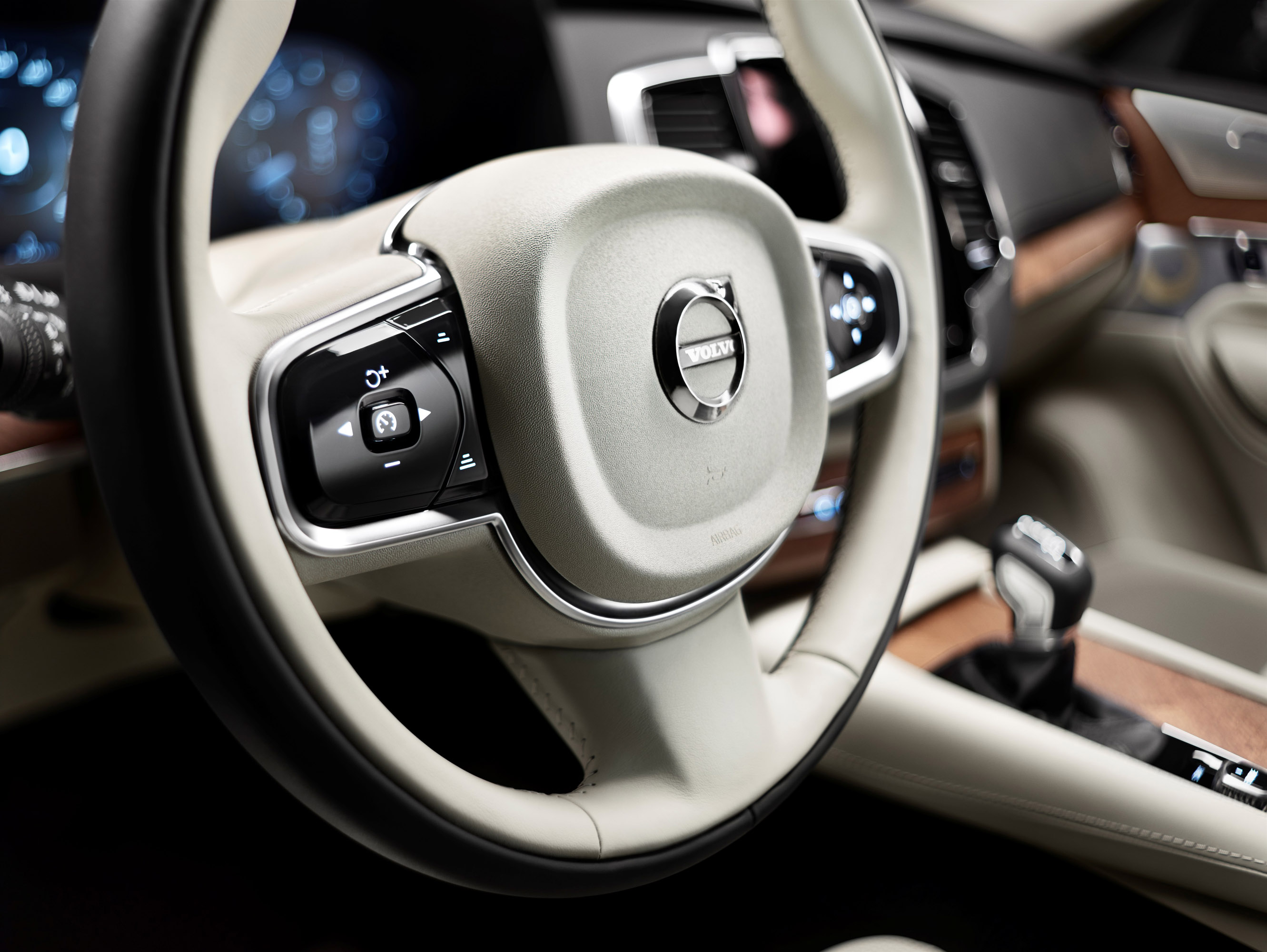 Volvo XC90 photo #75