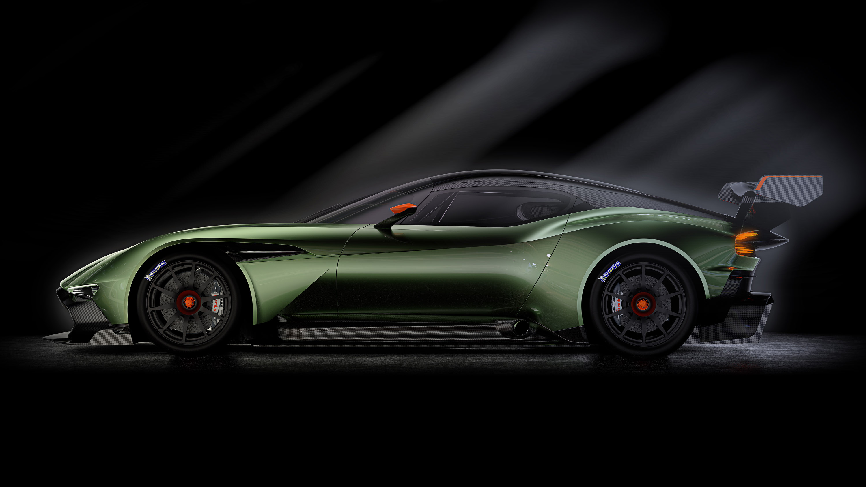 Aston Martin Vulcan photo #3
