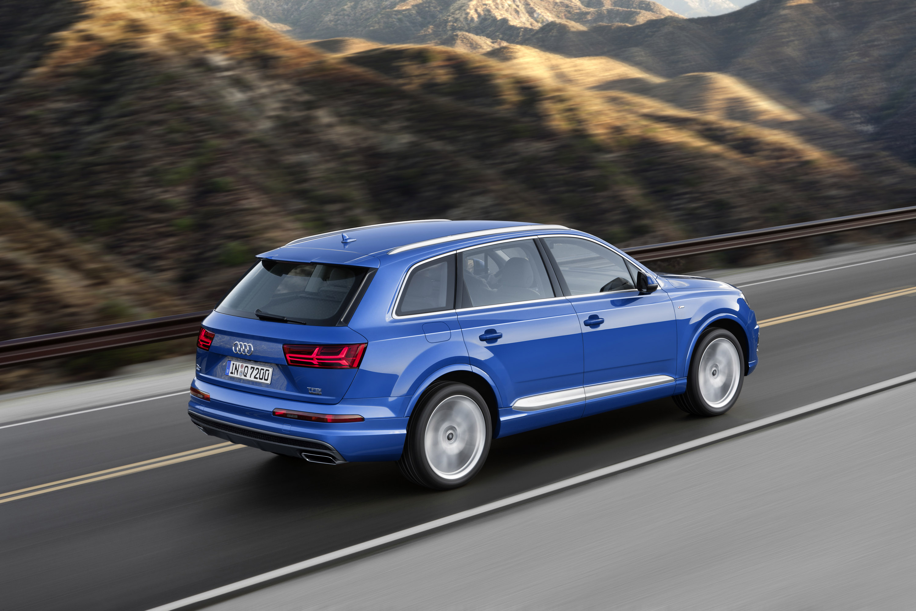 Audi Q7 photo #15