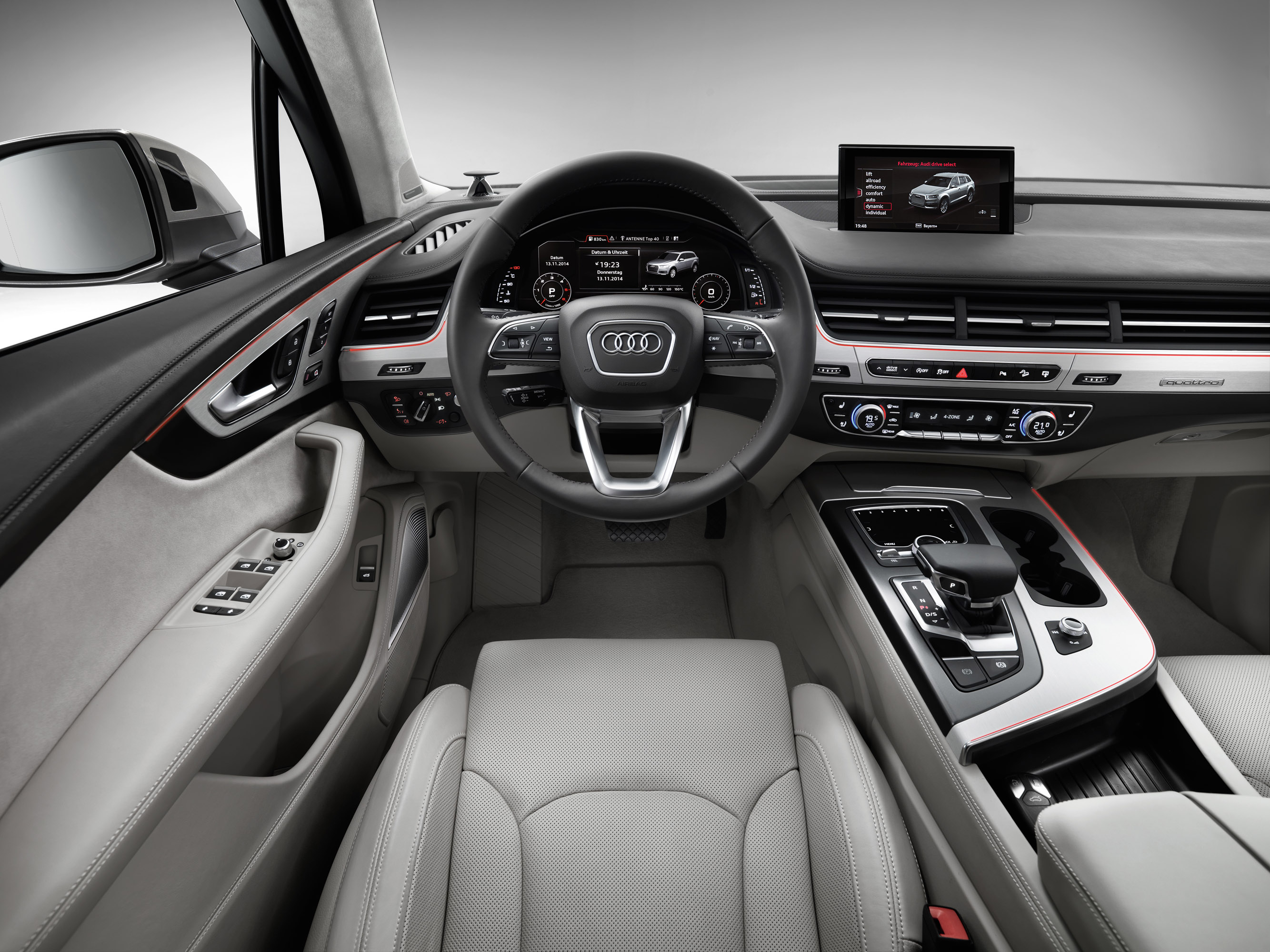 Audi Q7 photo #20
