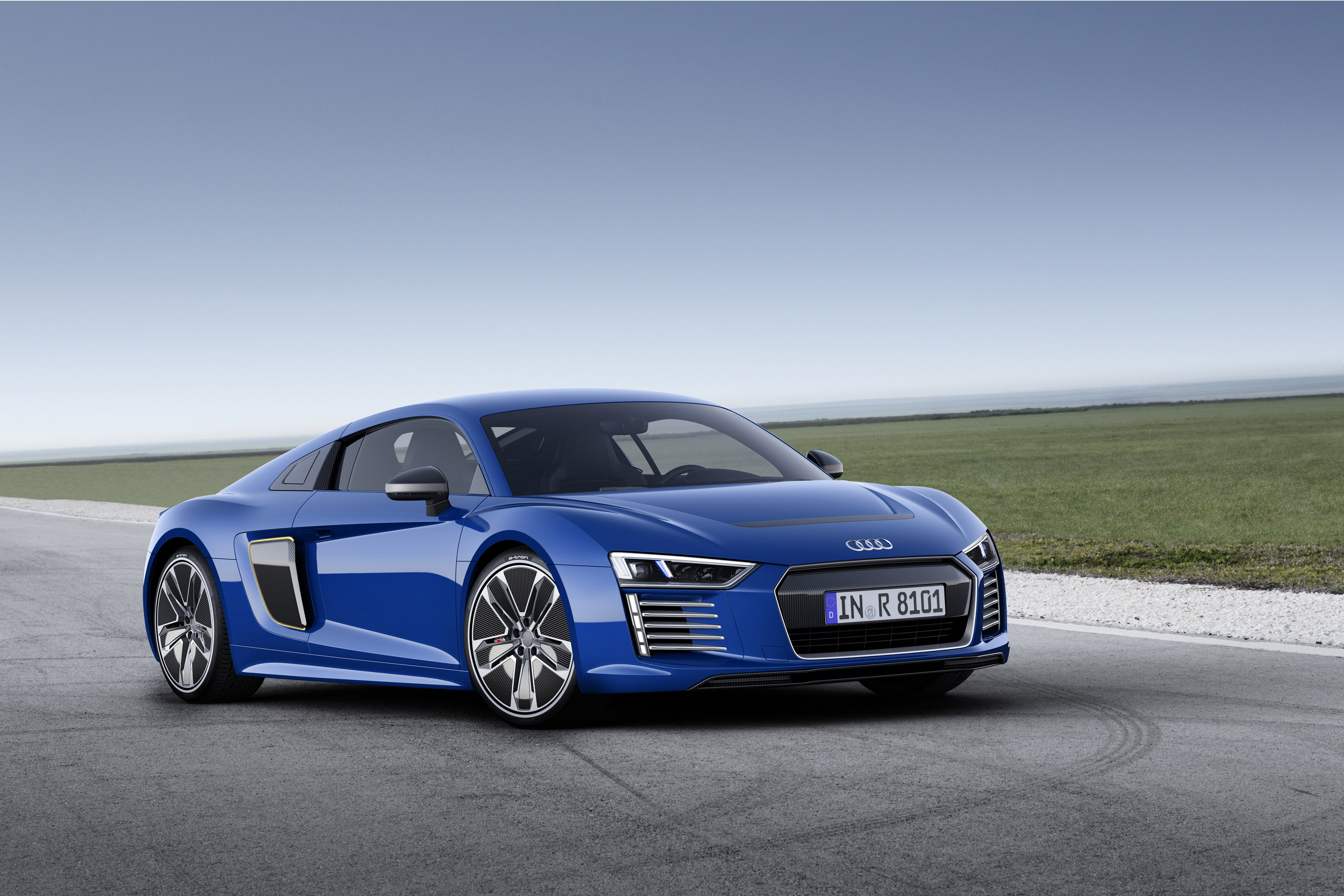 Audi R8 e-tron photo #4