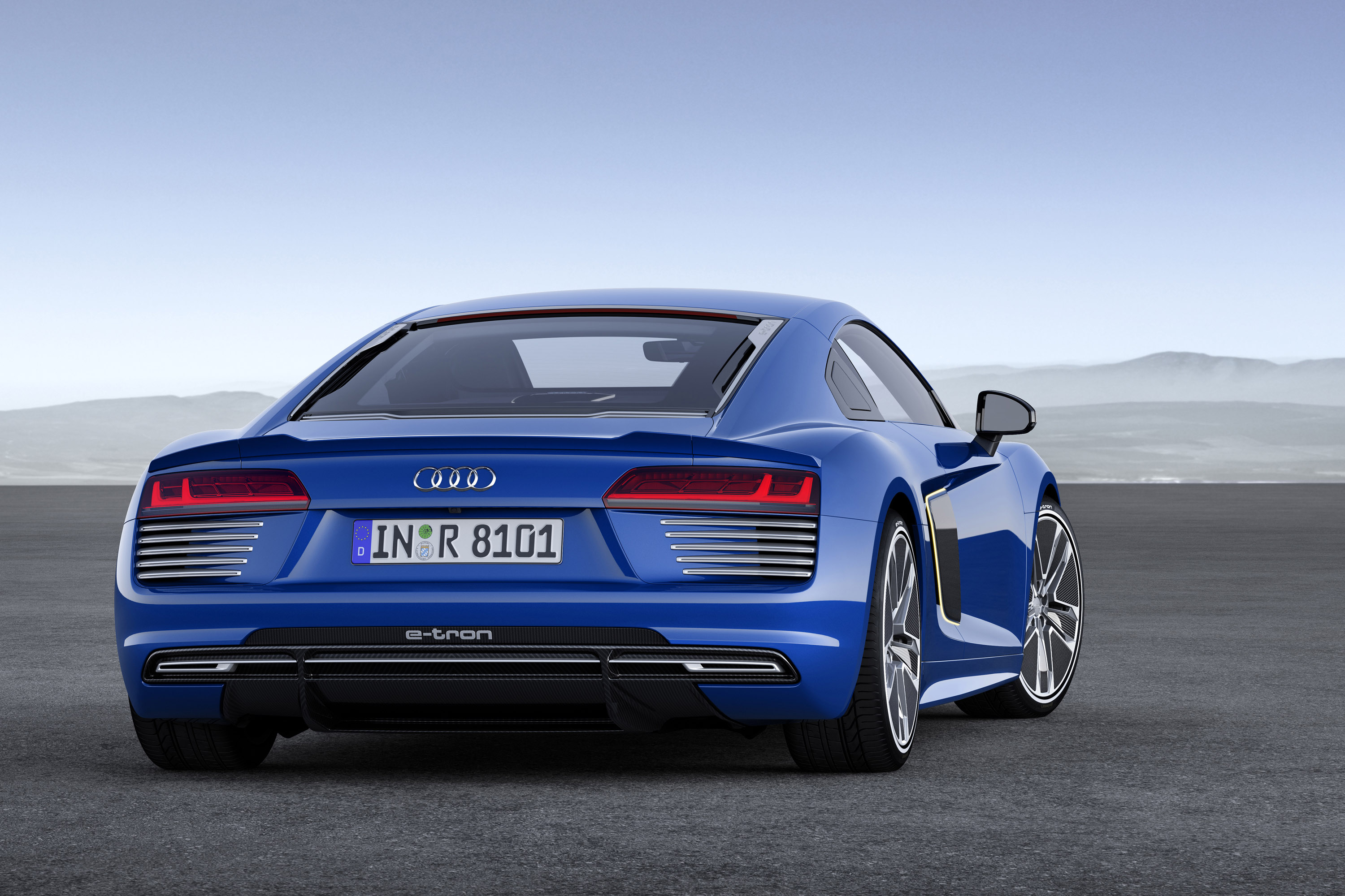 Audi R8 e-tron photo #10