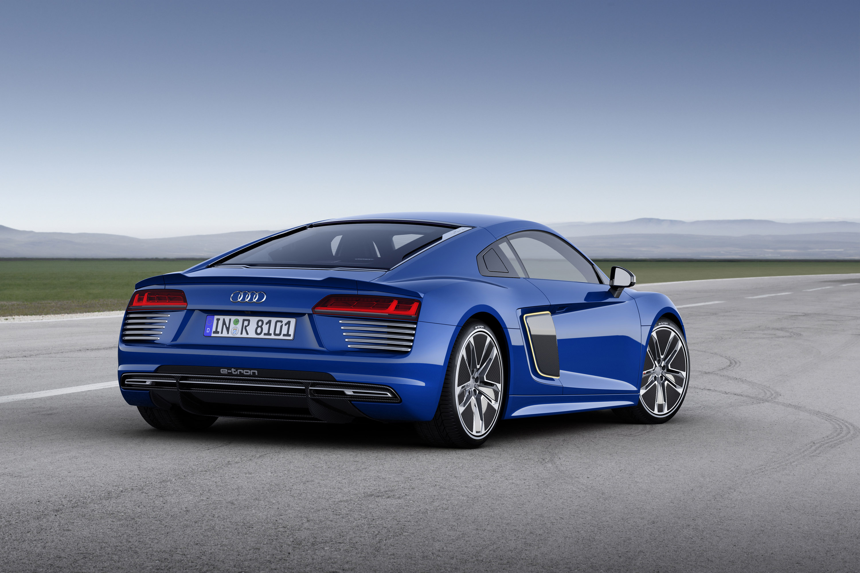Audi R8 e-tron photo #12