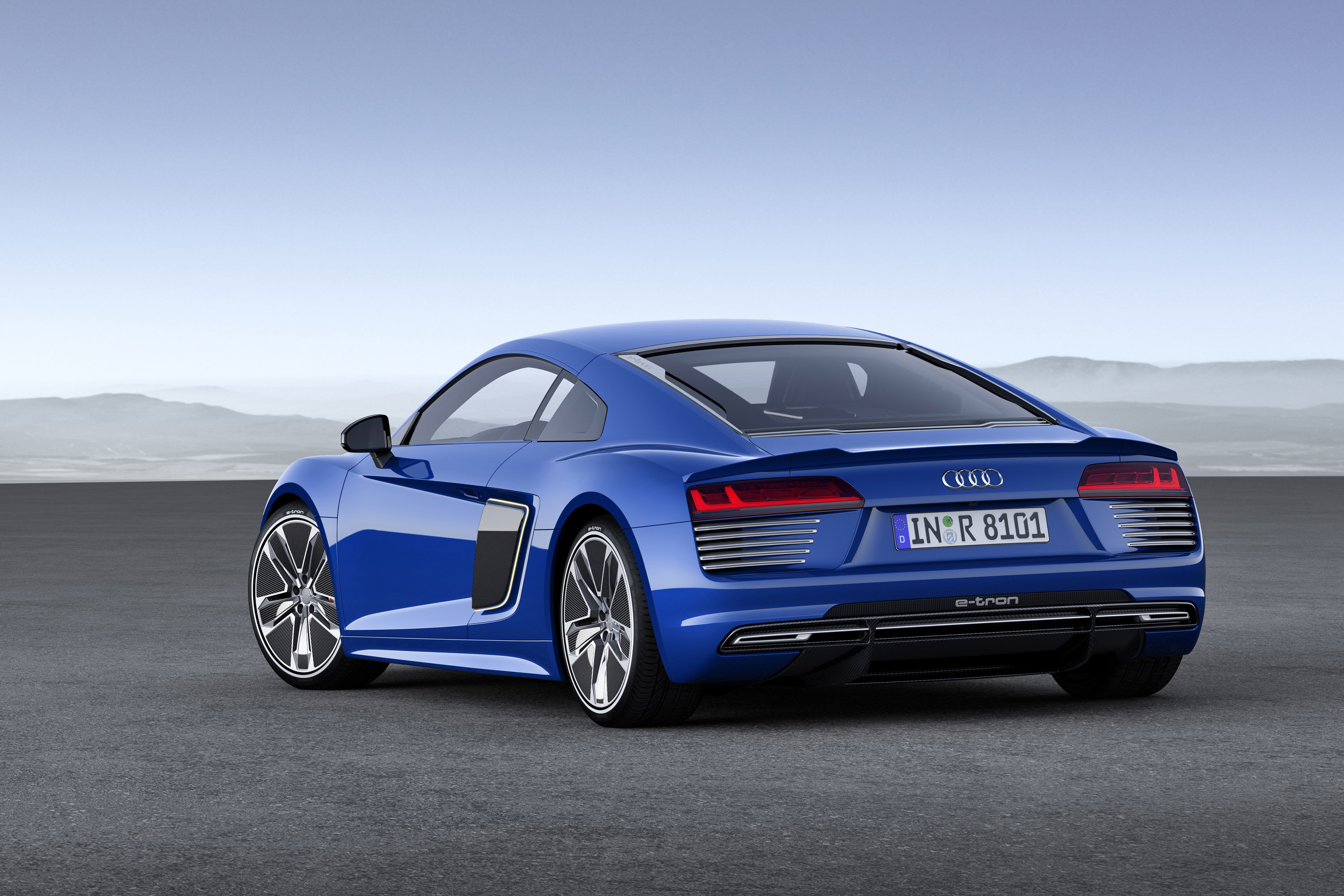 Audi R8 e-tron photo #13