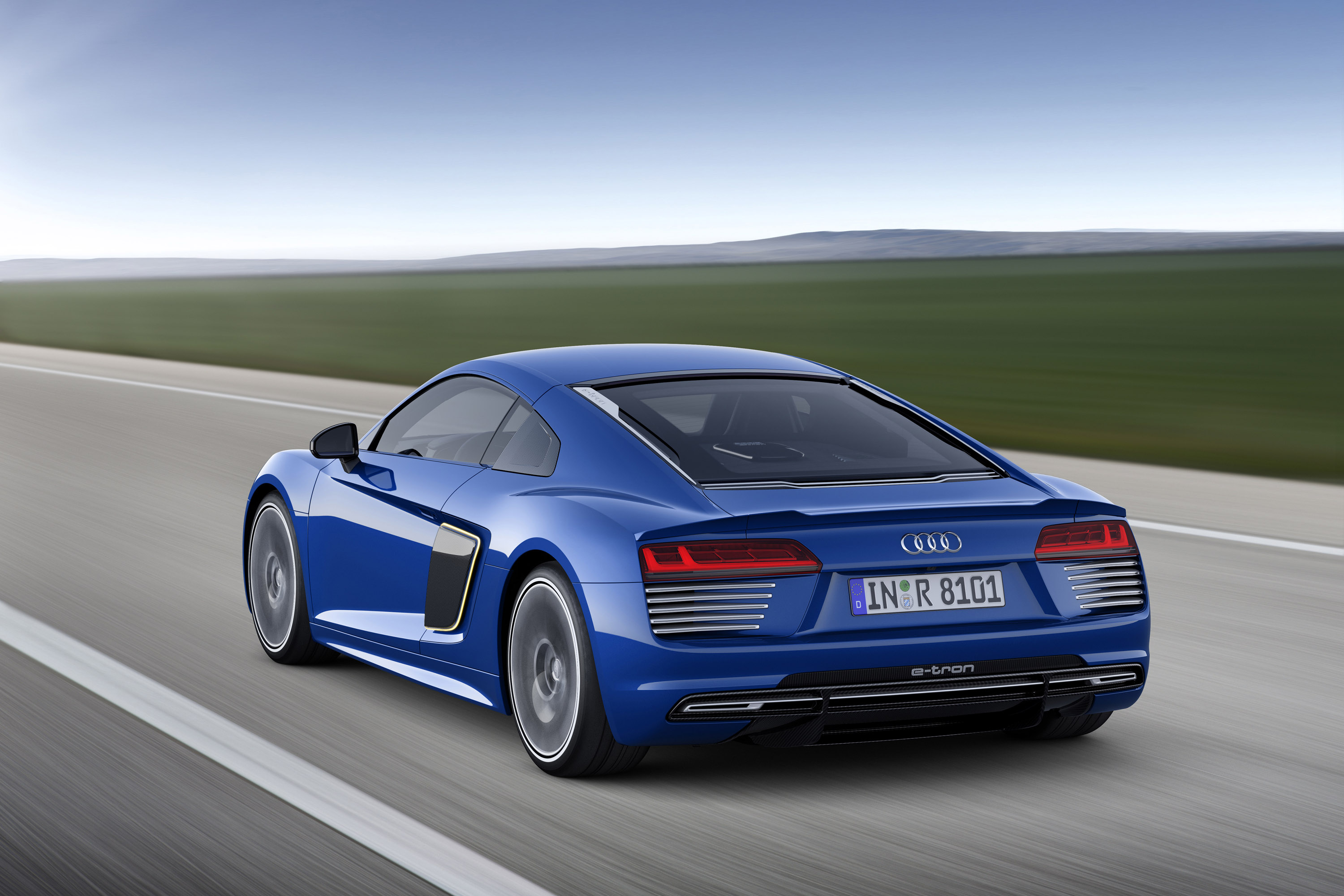 Audi R8 e-tron photo #14