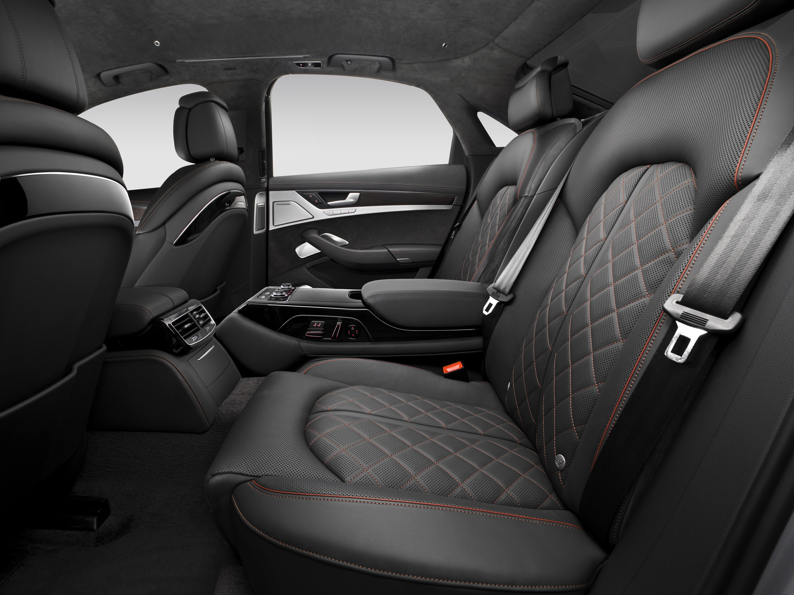 Audi S8 plus photo #21