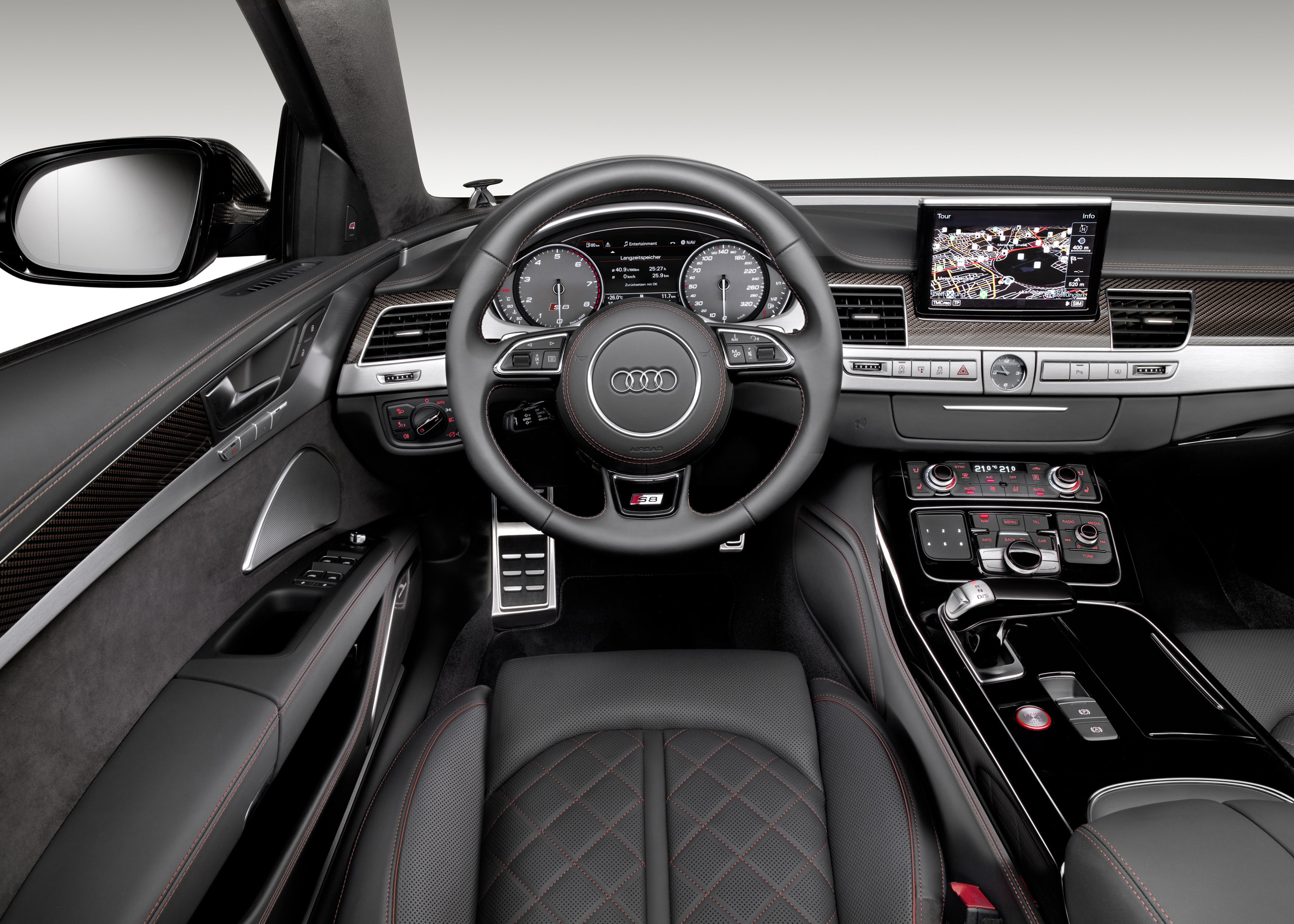 Audi S8 plus photo #23