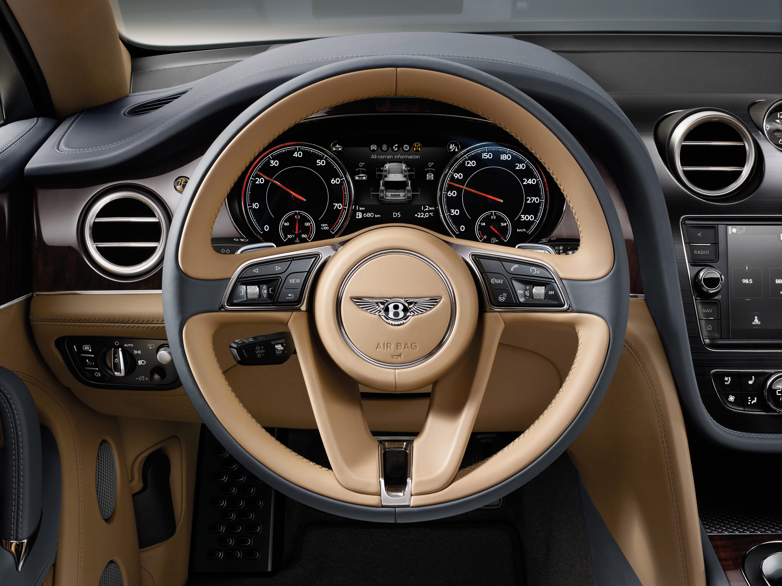 Bentley Bentayga photo #27