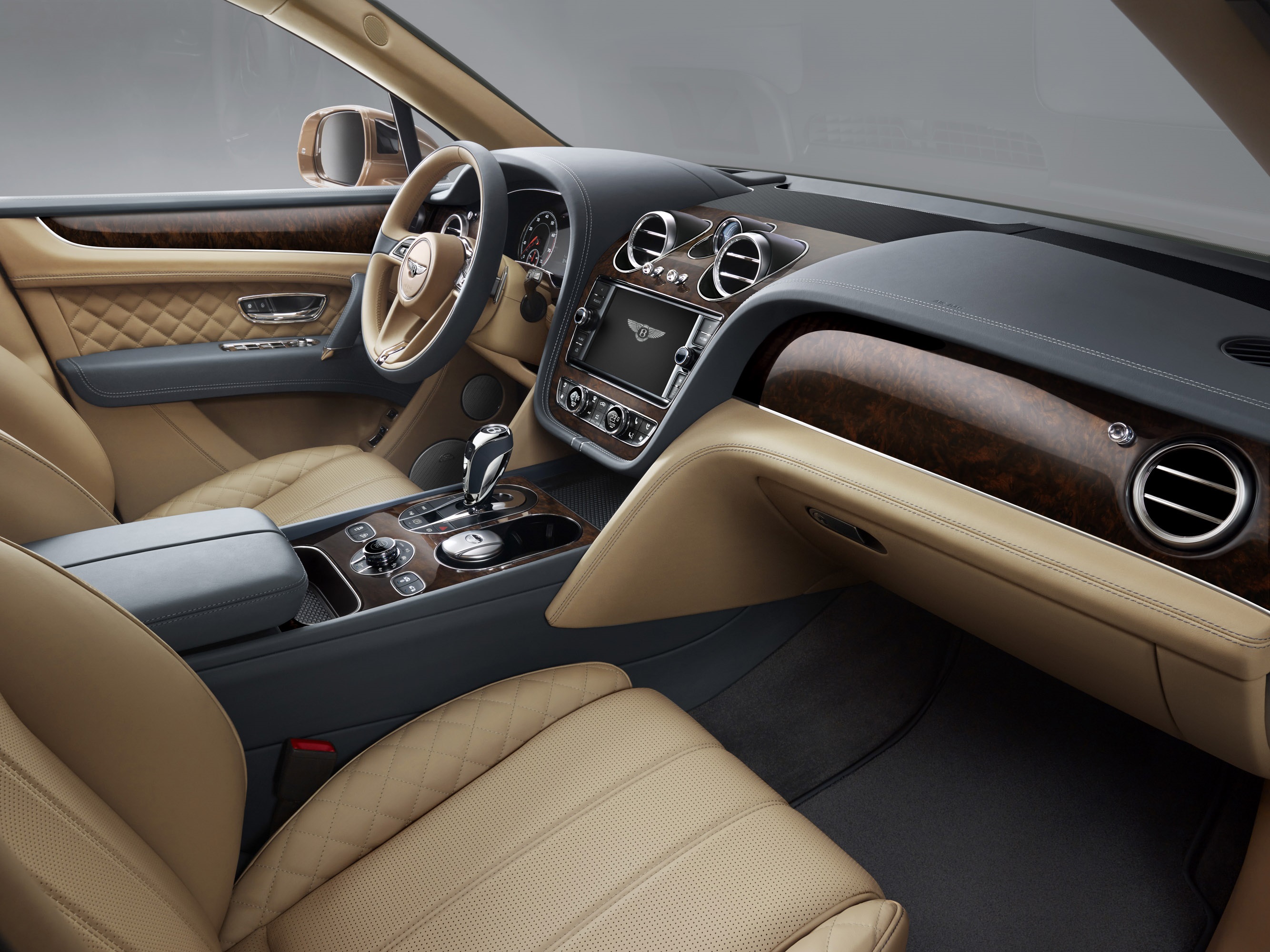 Bentley Bentayga photo #31