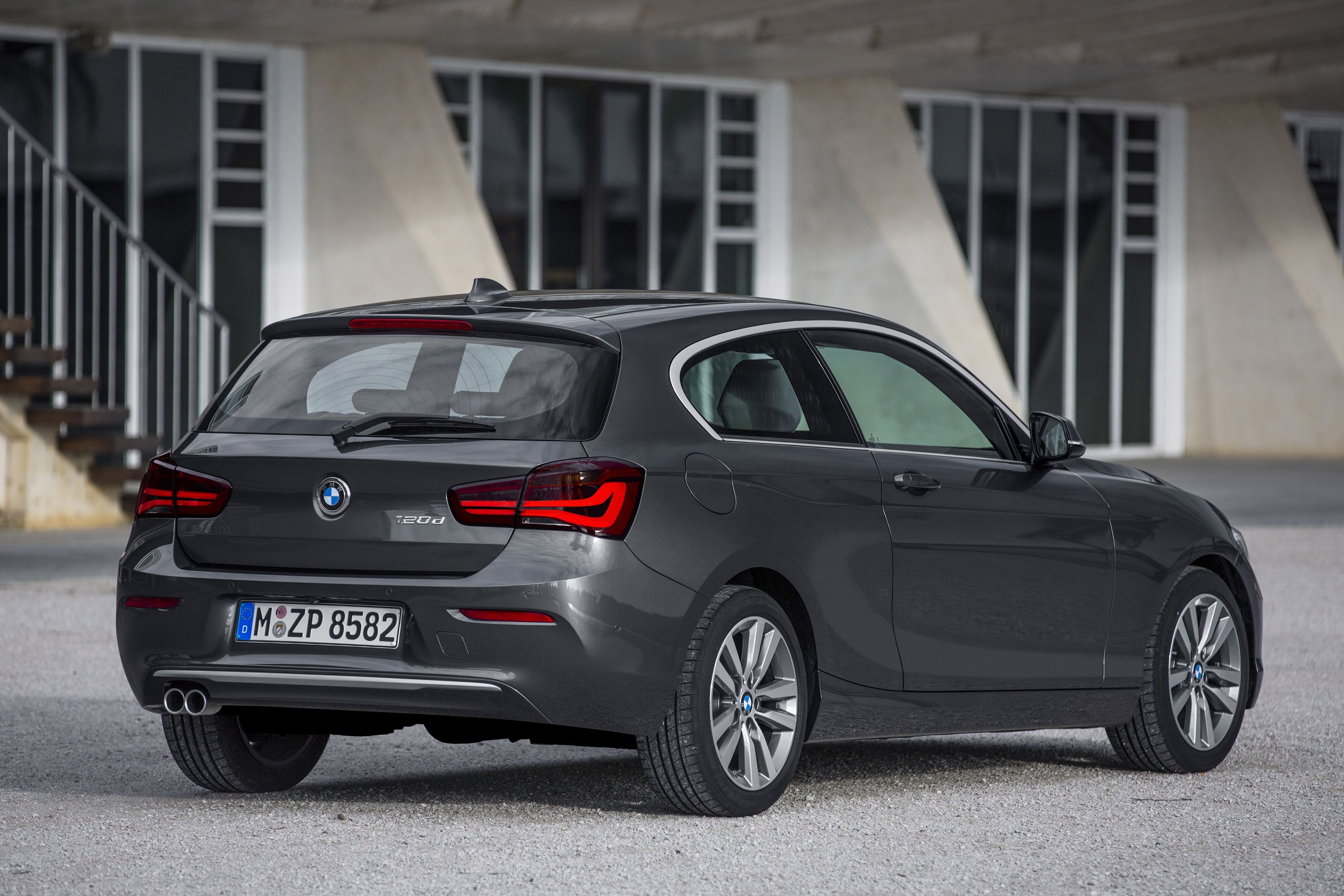 BMW 1-Series 3-door photo #22
