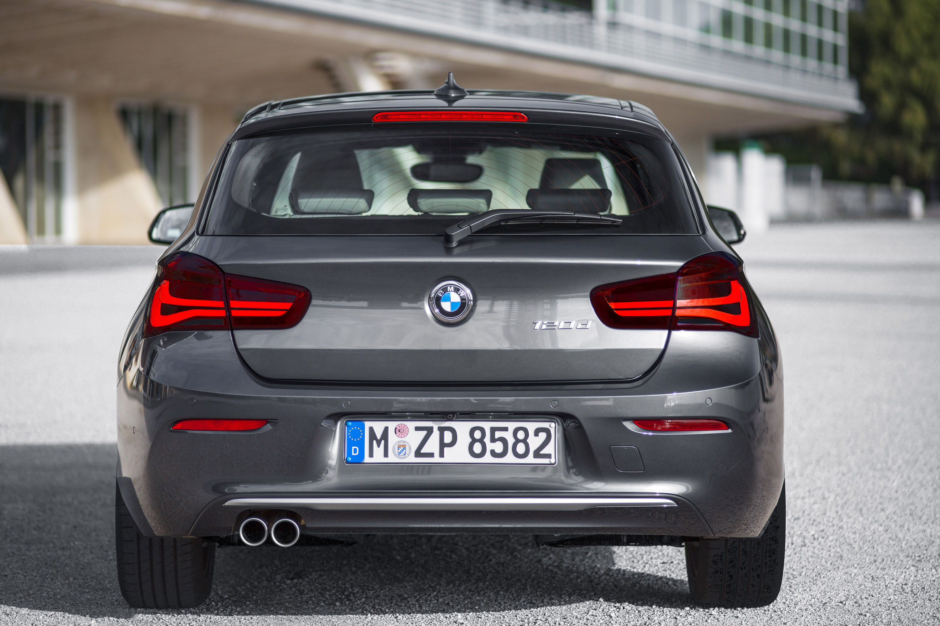 BMW 1-Series 3-door photo #23