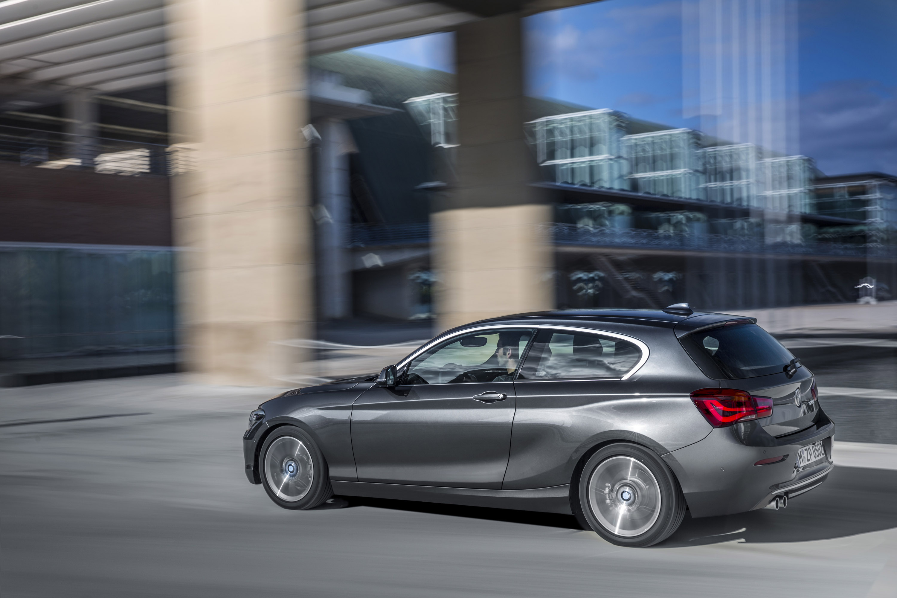 BMW 1-Series 3-door photo #25