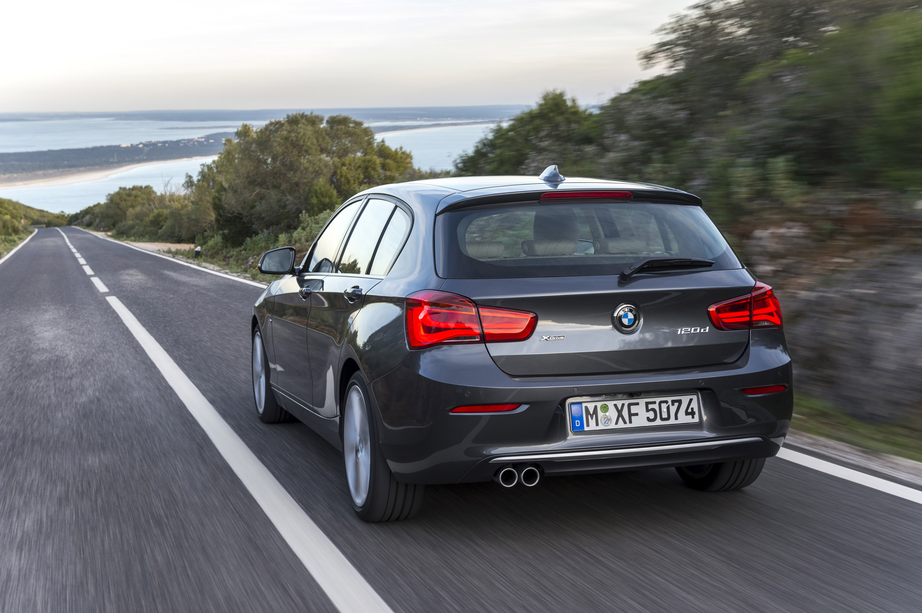Бмв 1 модели. BMW 1 Series 2015. BMW serie 1 2015. BMW Series 1 120d. 120d XDRIVE.