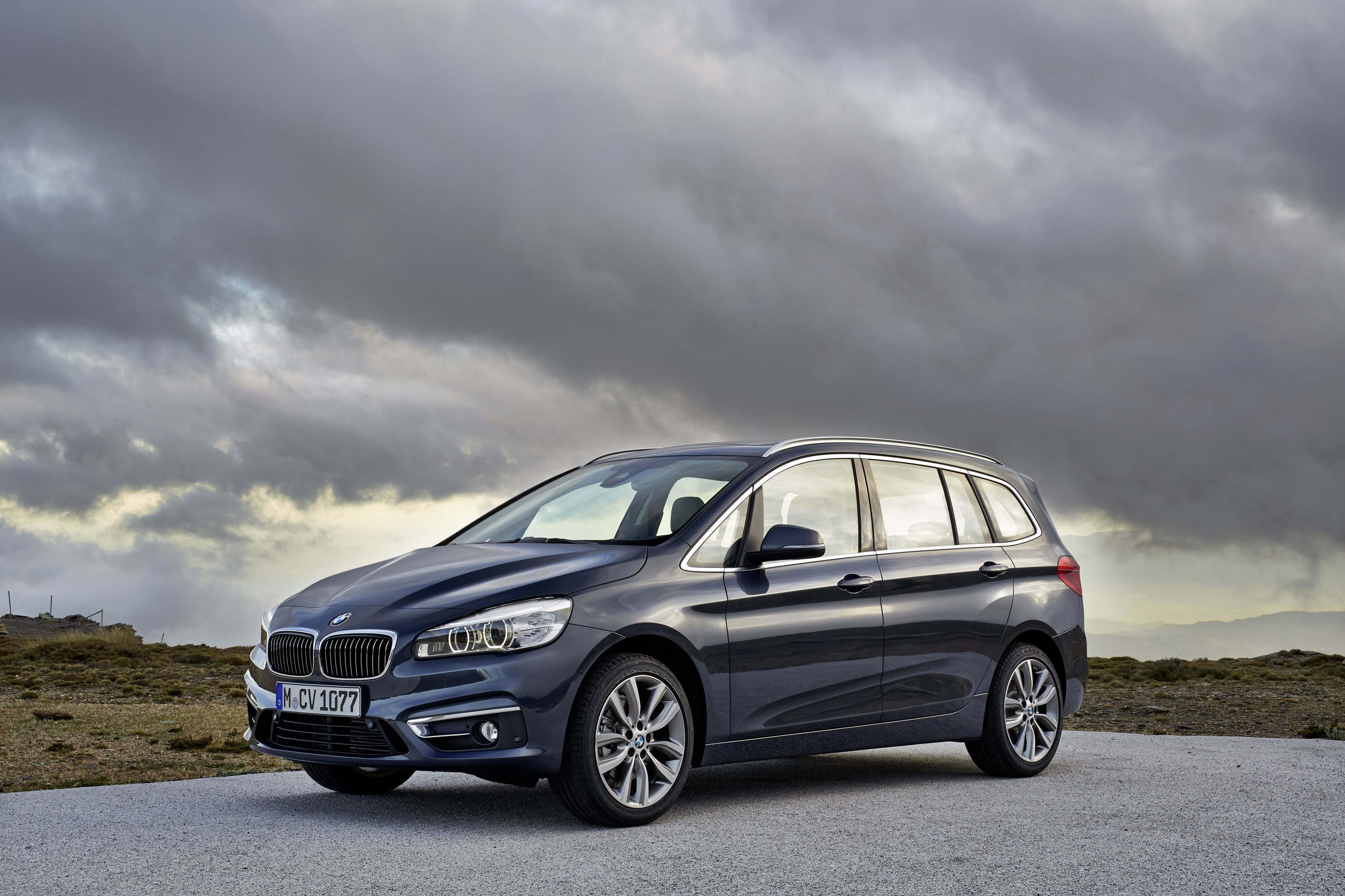 BMW 2-Series Gran Tourer photo #2