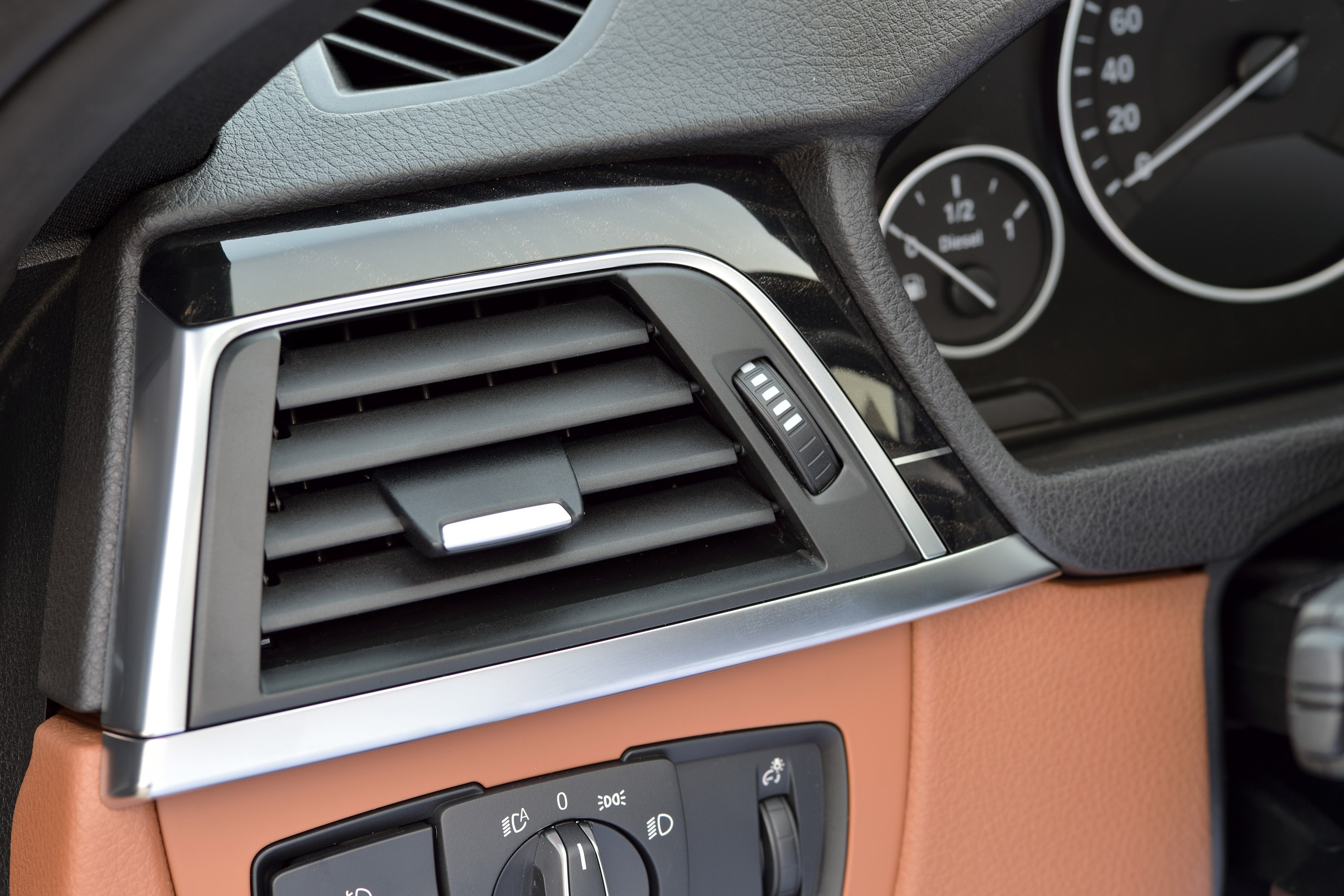 BMW 3-Series Touring photo #42