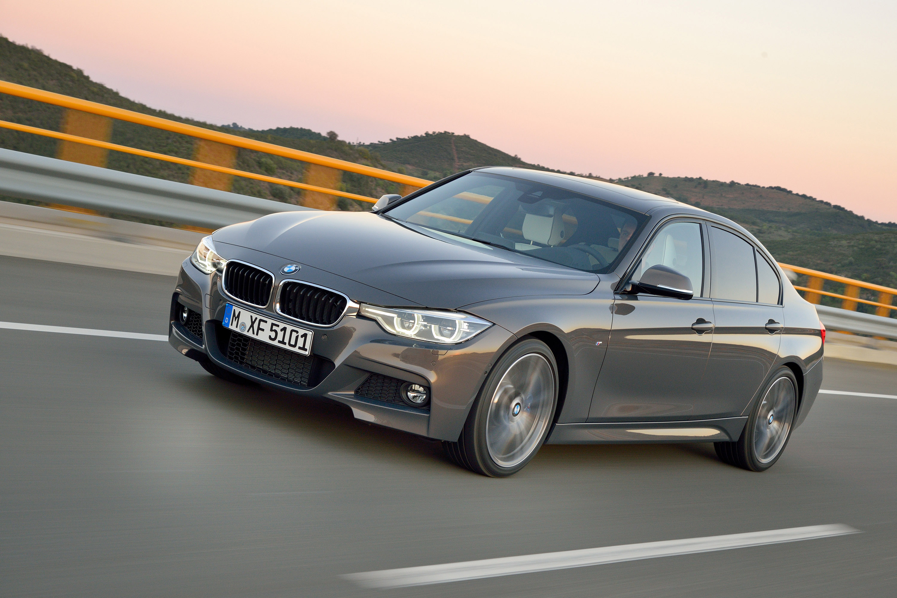 BMW 3-Series photo #2