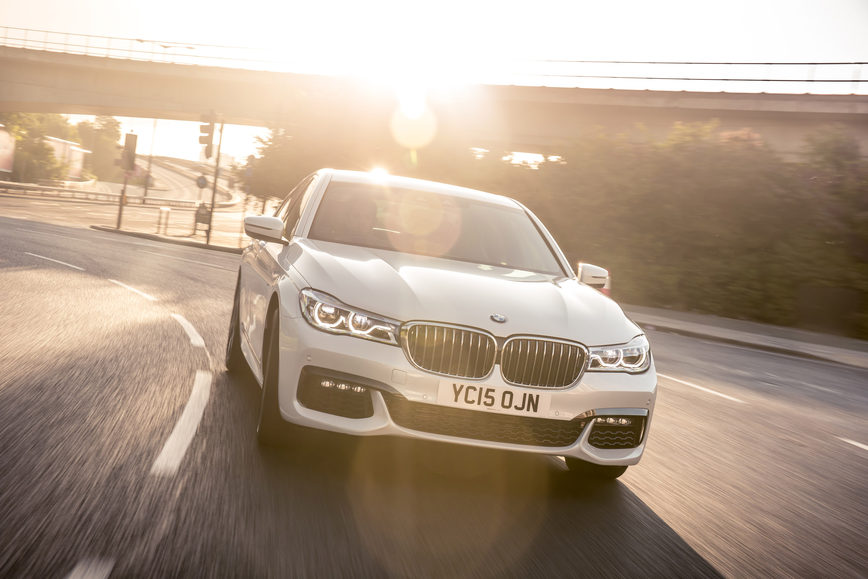 BMW 7-Series UK-Version photo #18