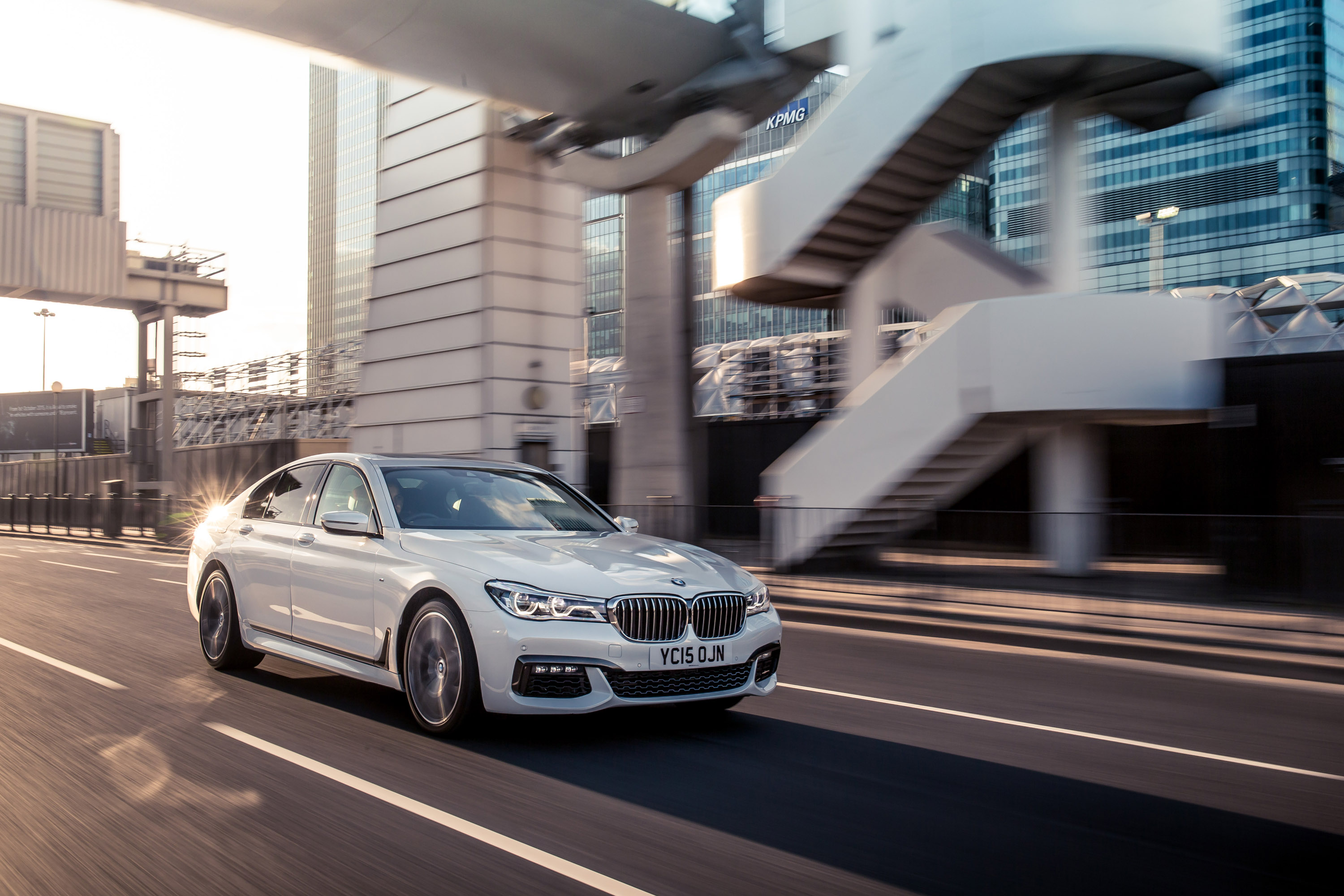 BMW 7-Series UK-Version photo #22