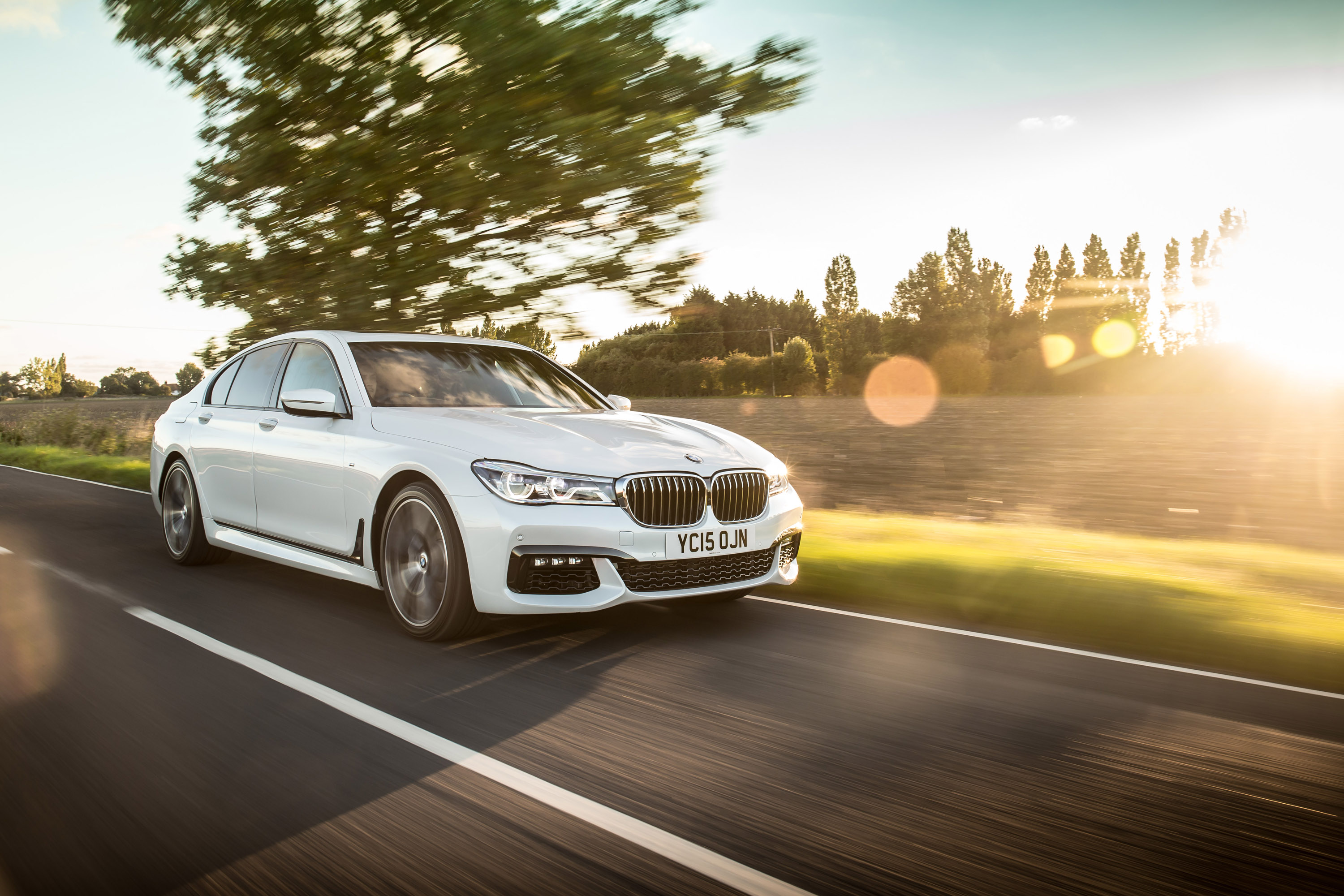 BMW 7-Series UK-Version photo #27